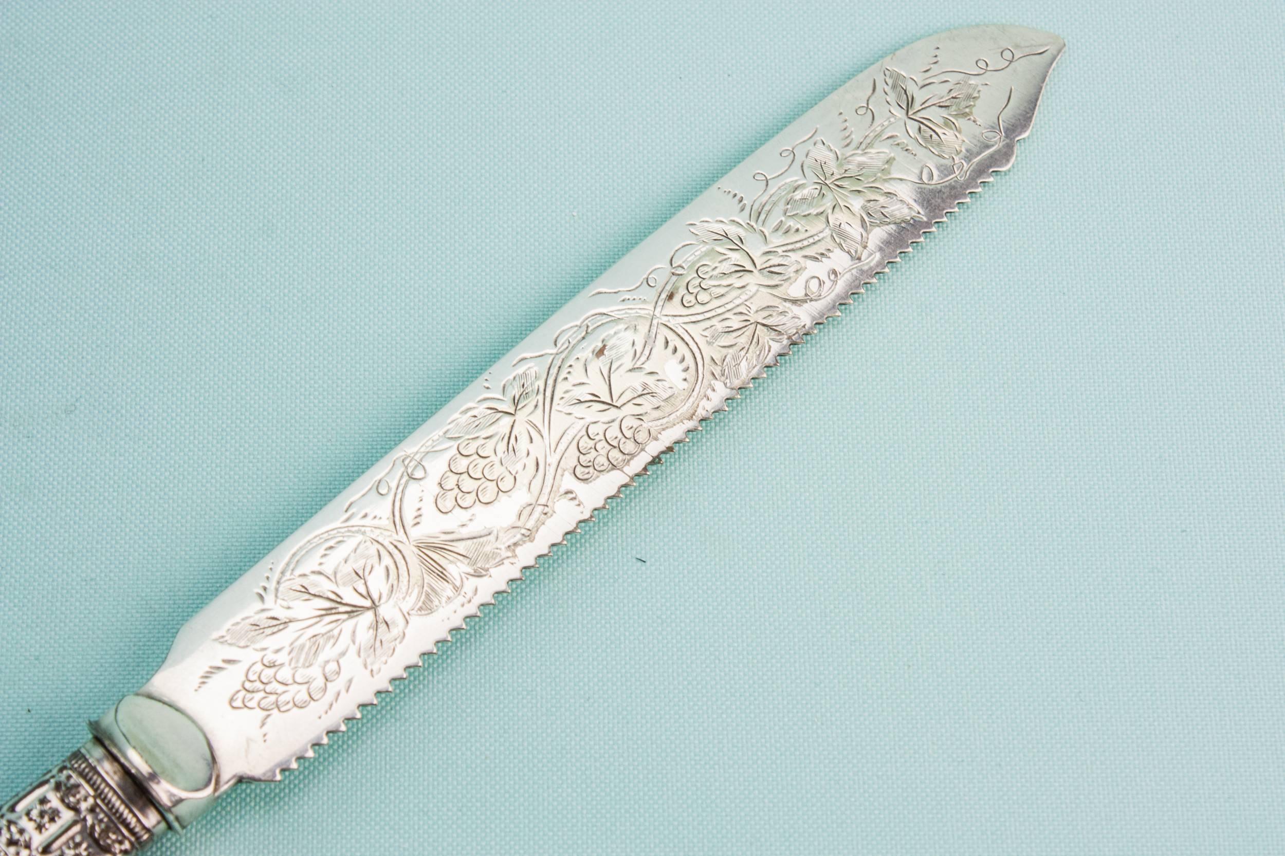 Victorian dessert knife 1