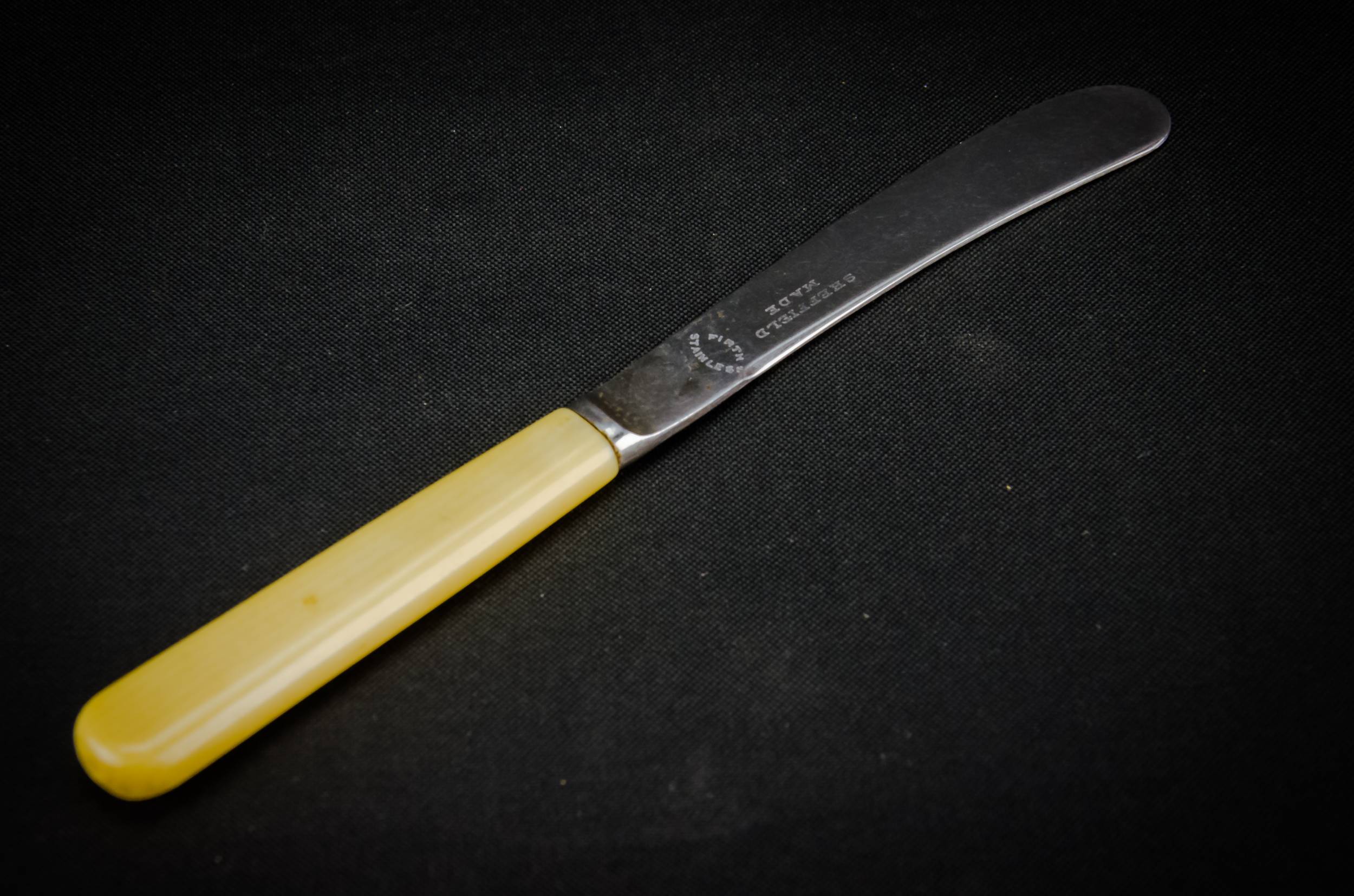 6 butter knives 1