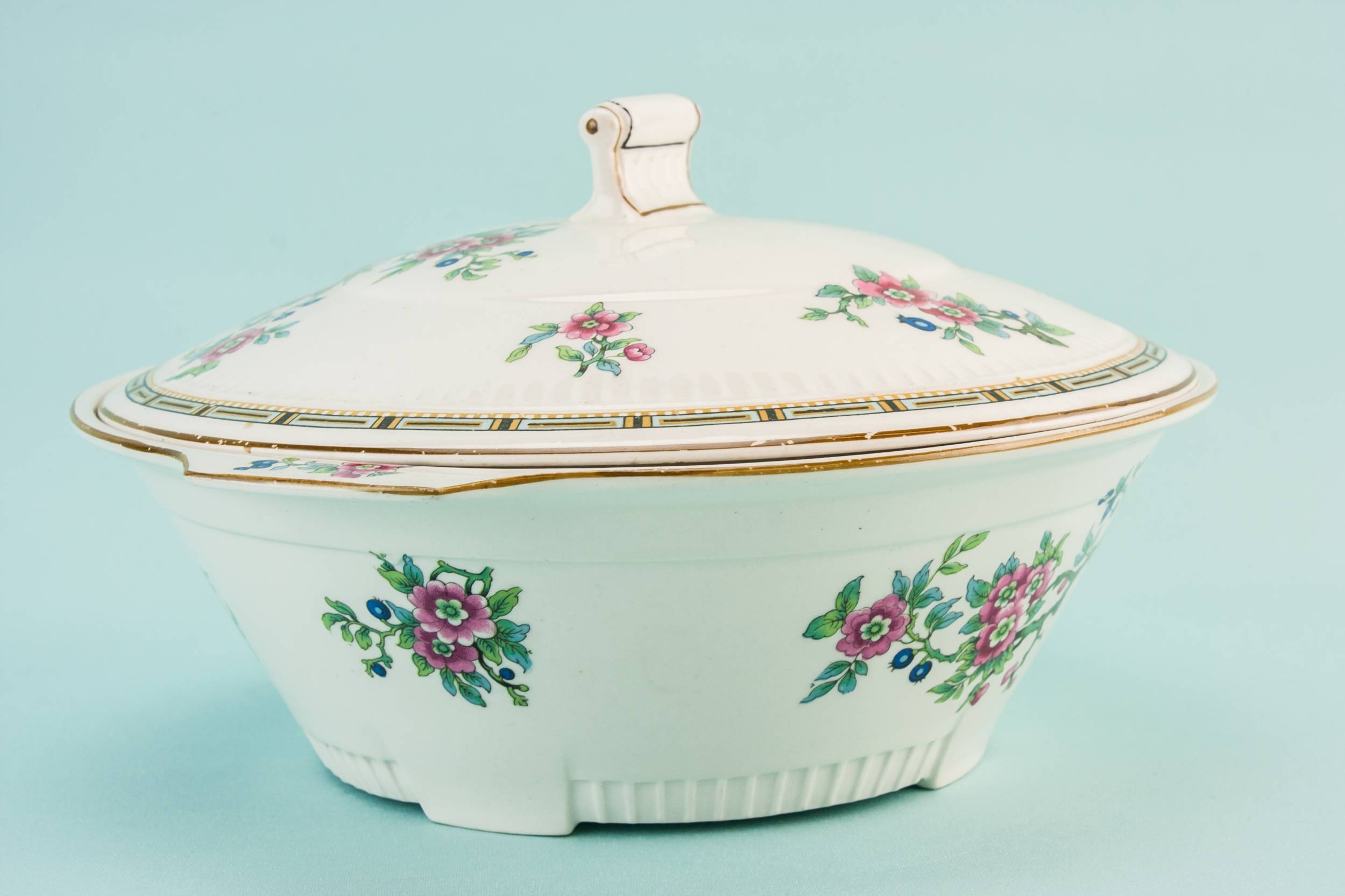Vintage Art Deco — Art Deco pottery tureen 1