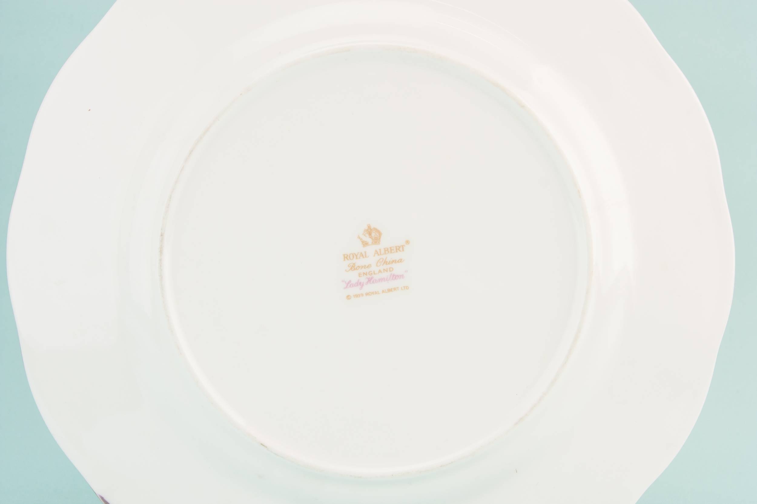 Stylish Vintage Royal — Retro bone china serving dish 2