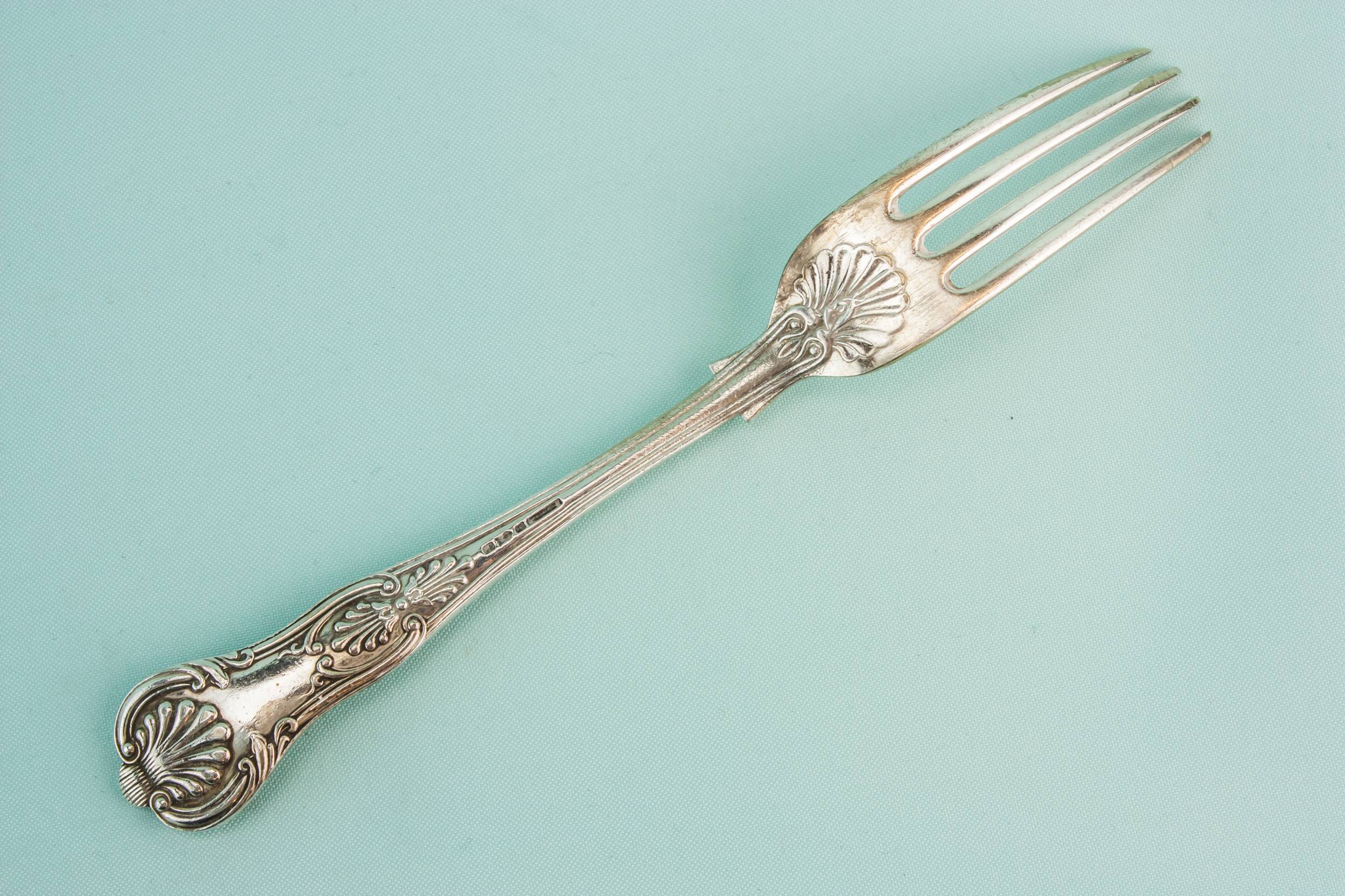 Vintage Silver Plated — 3 Neo-Classical dinner forks 1
