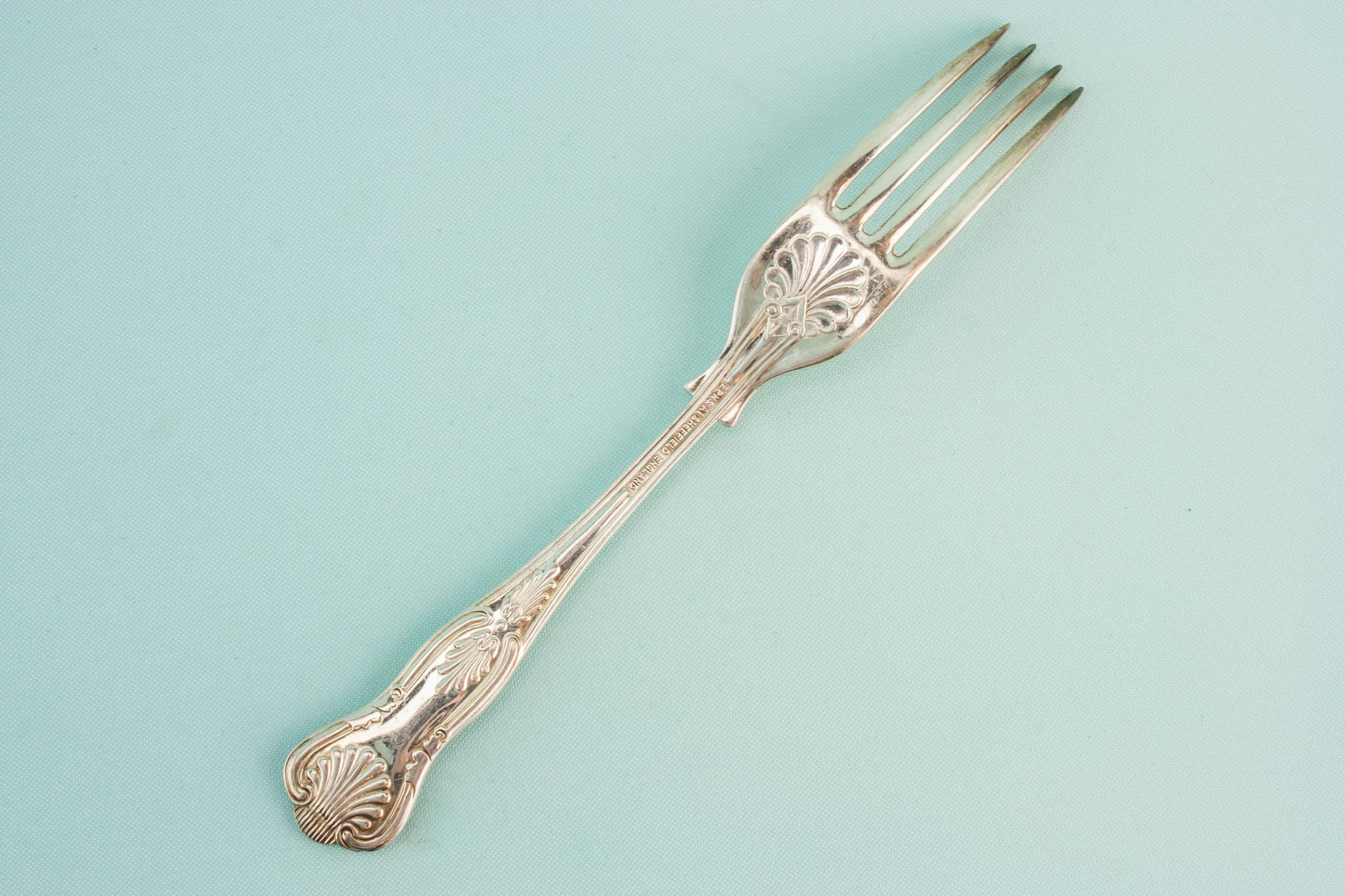 Classical Silver Plated — 3 medium dinner forks 1