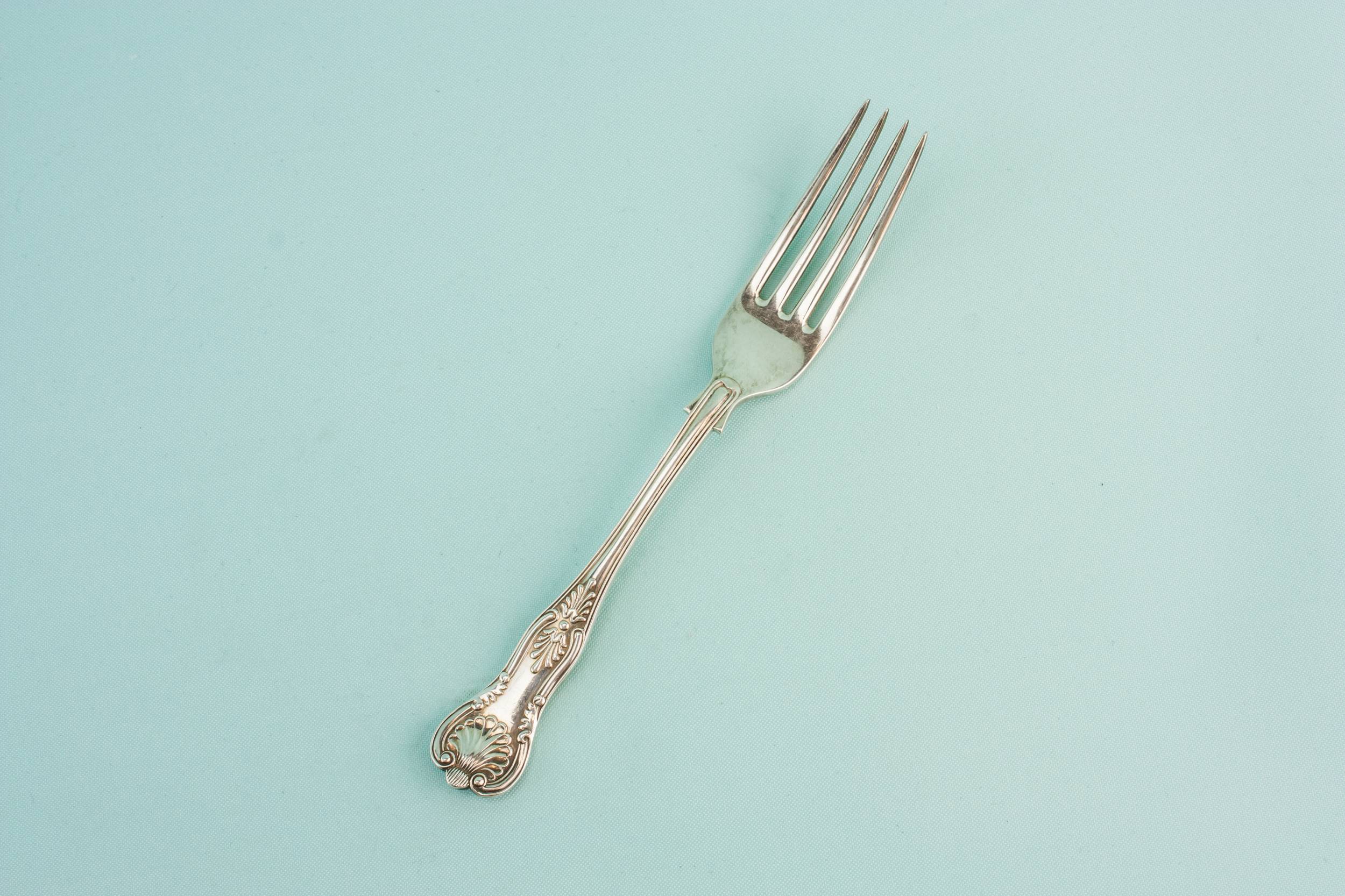 Neo-Classical Silver Plated — 3 medium dinner forks
