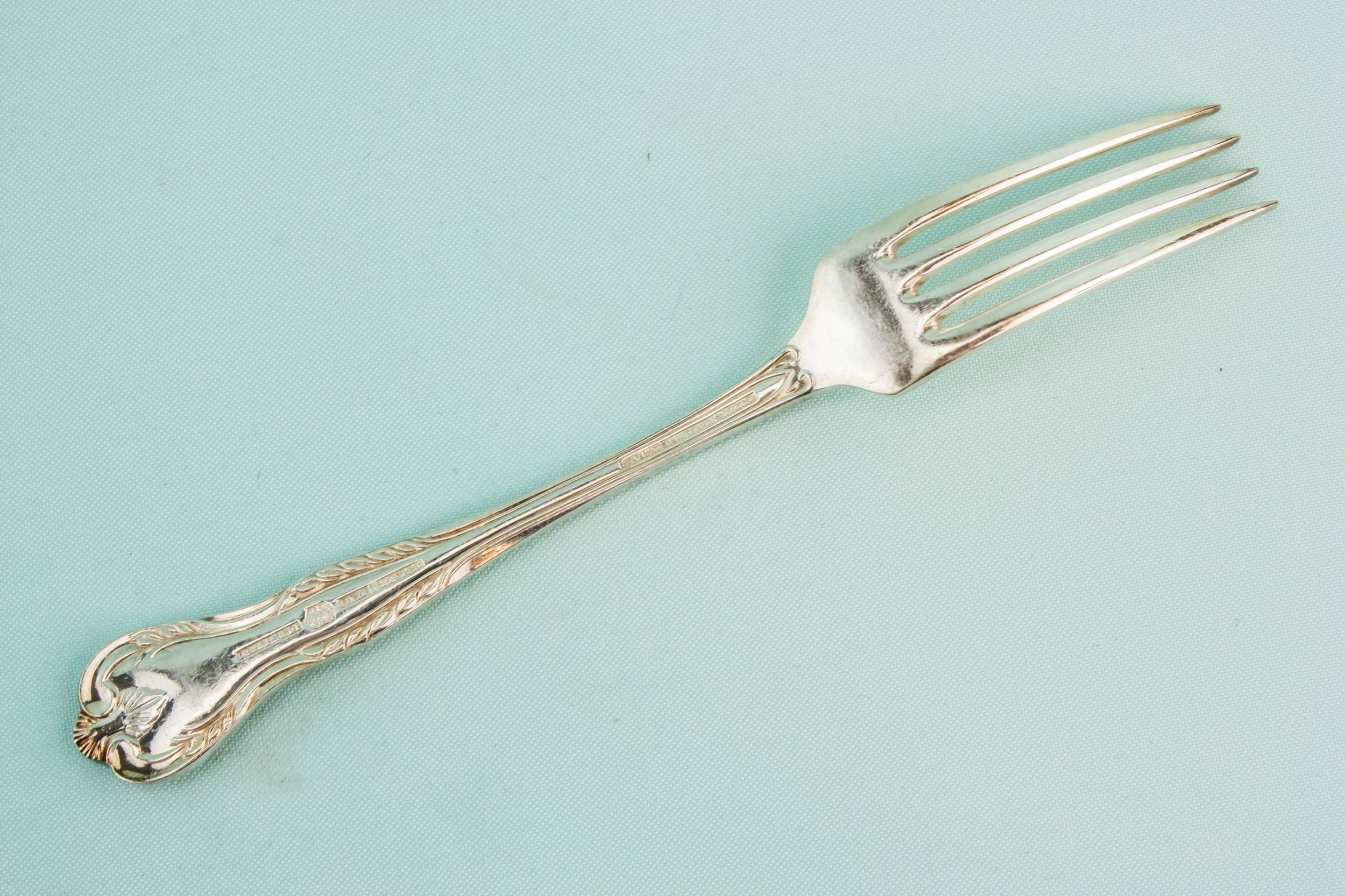 Vintage Silver Plated — 6 Neo-Classical dinner forks 1