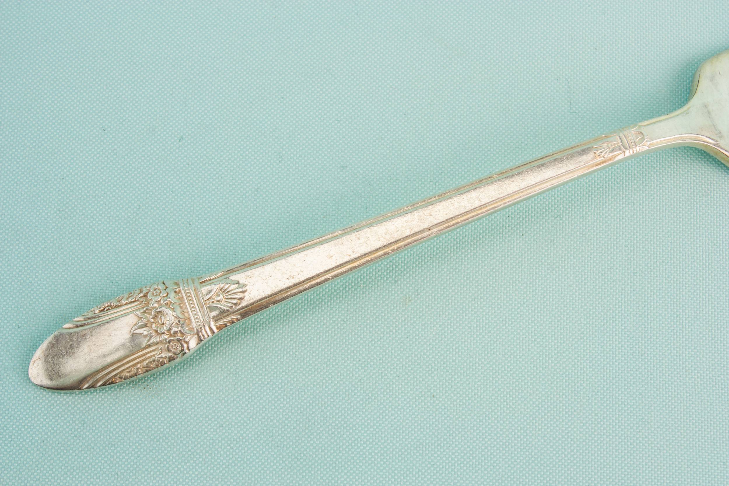 Silver Plated Metal — 8 Art Deco dinner forks 2