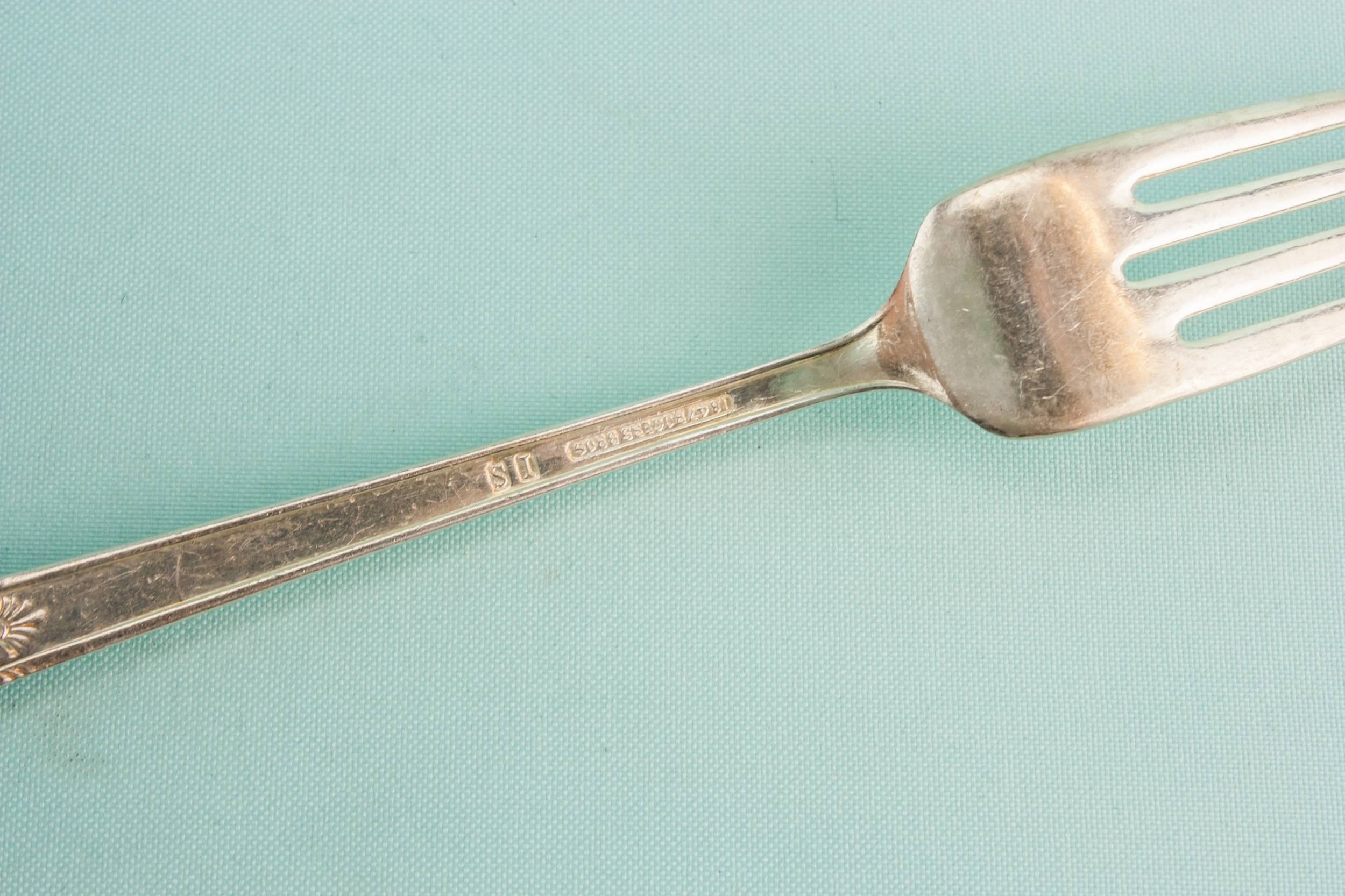 Silver Plated Metal — 8 Art Deco dinner forks 3