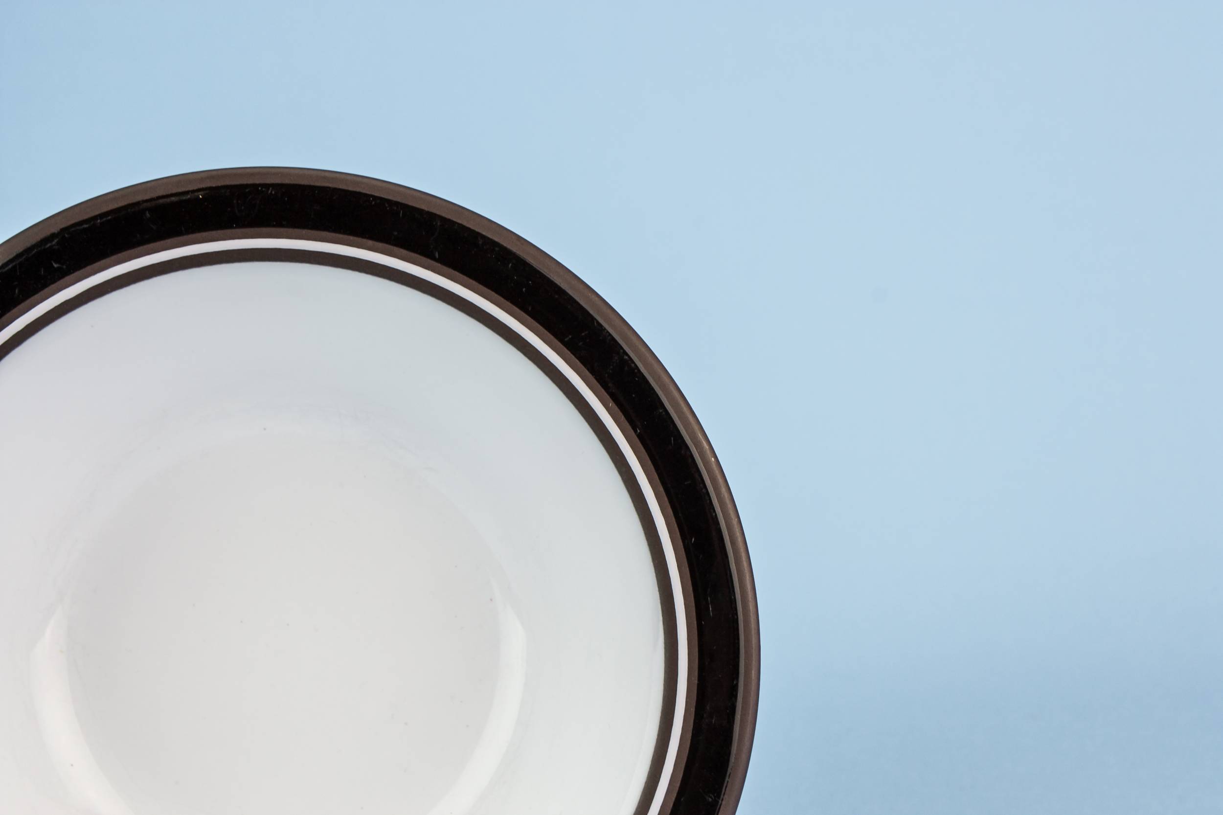 Modernist Vintage Small — 6 Modernist pottery bowls 2