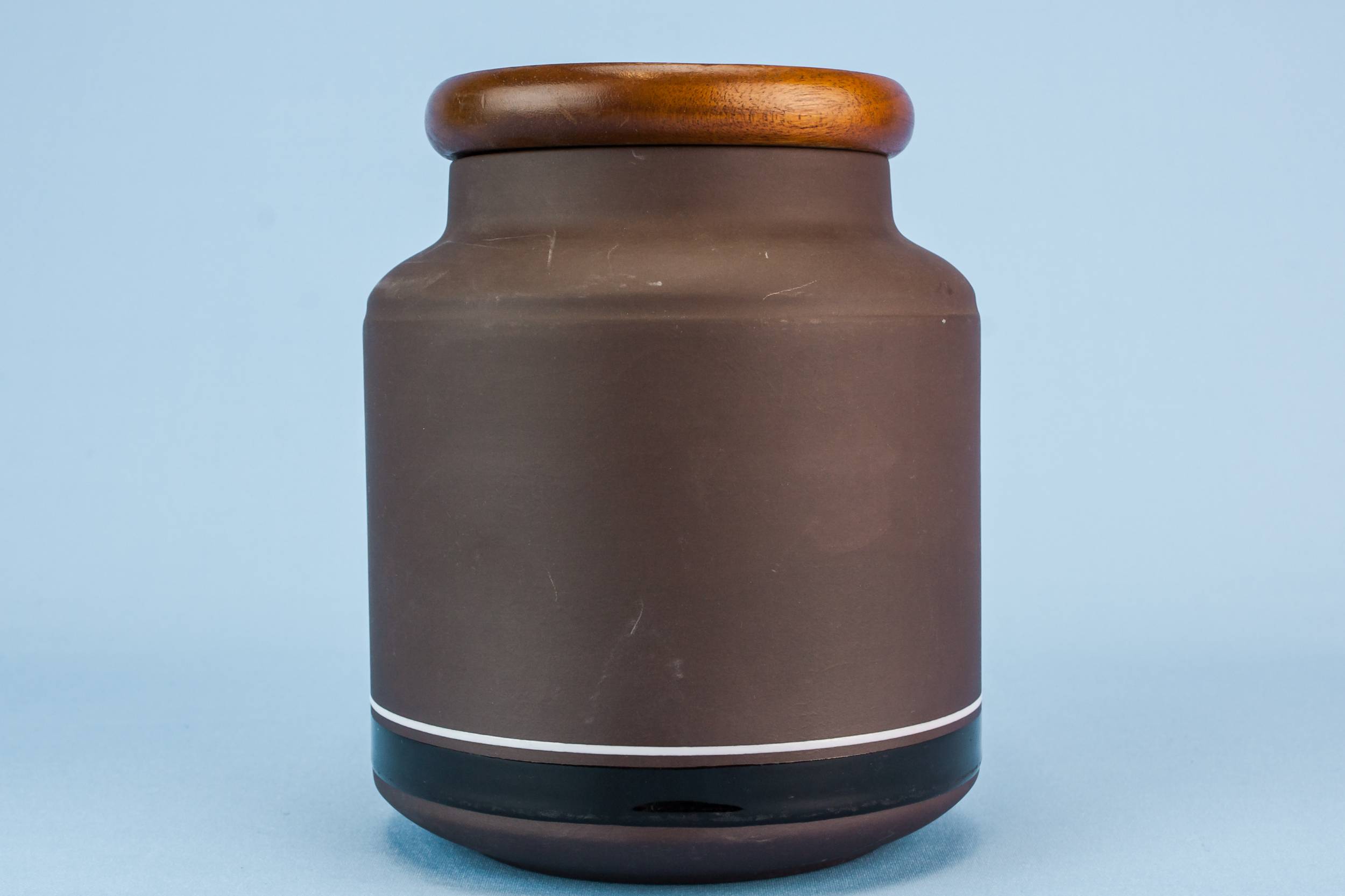 Pottery Elegant Contrast — Hornsea pottery jar 1