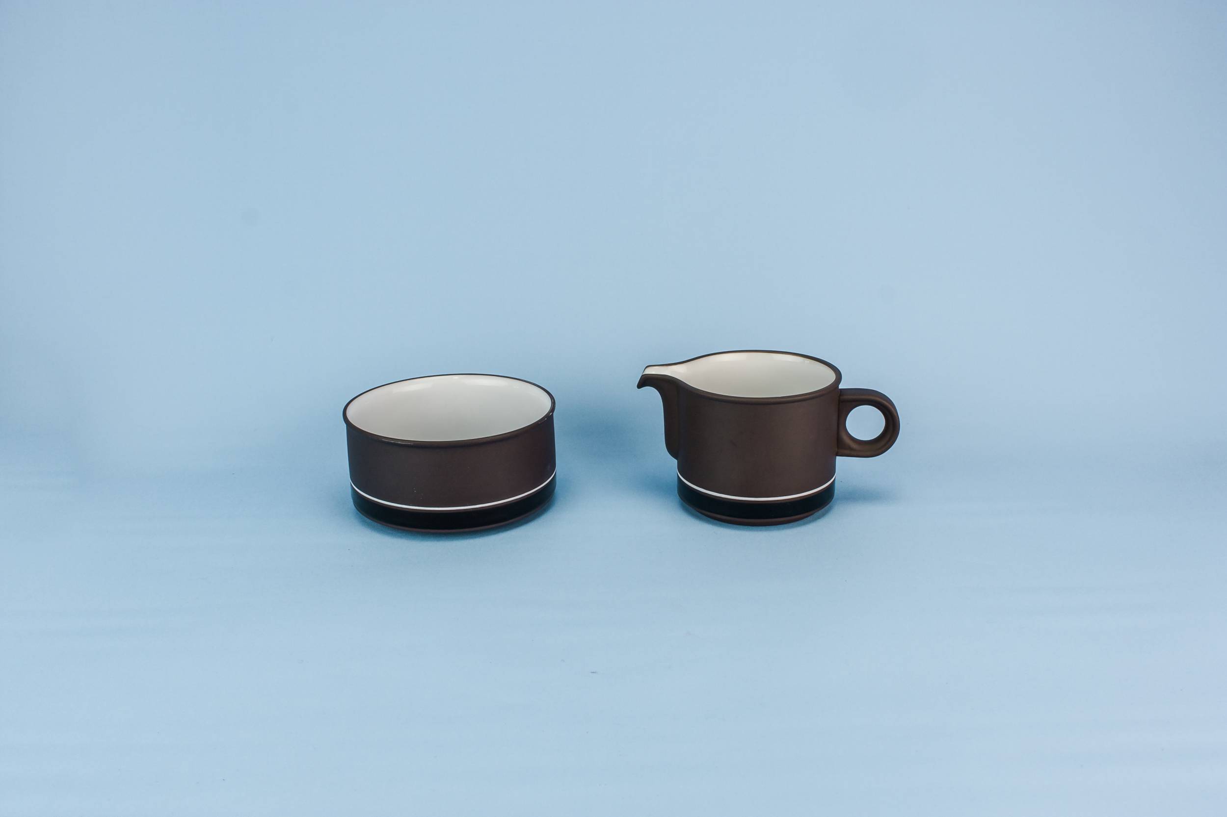 Vintage Elegant Contrast — Sugar bowl and creamer set