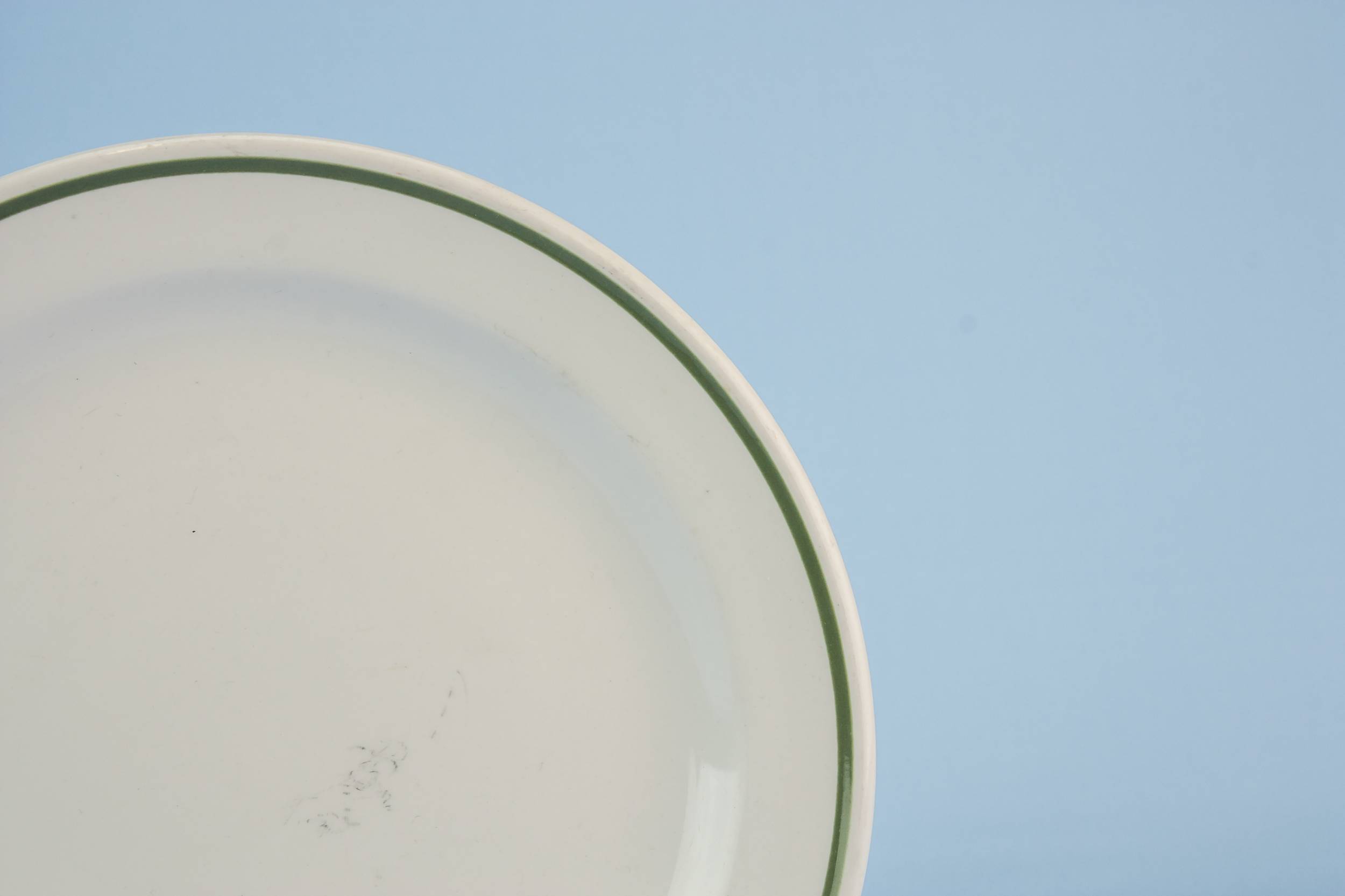 Classical Vintage Royal — 6 Royal Doulton medium plates 1