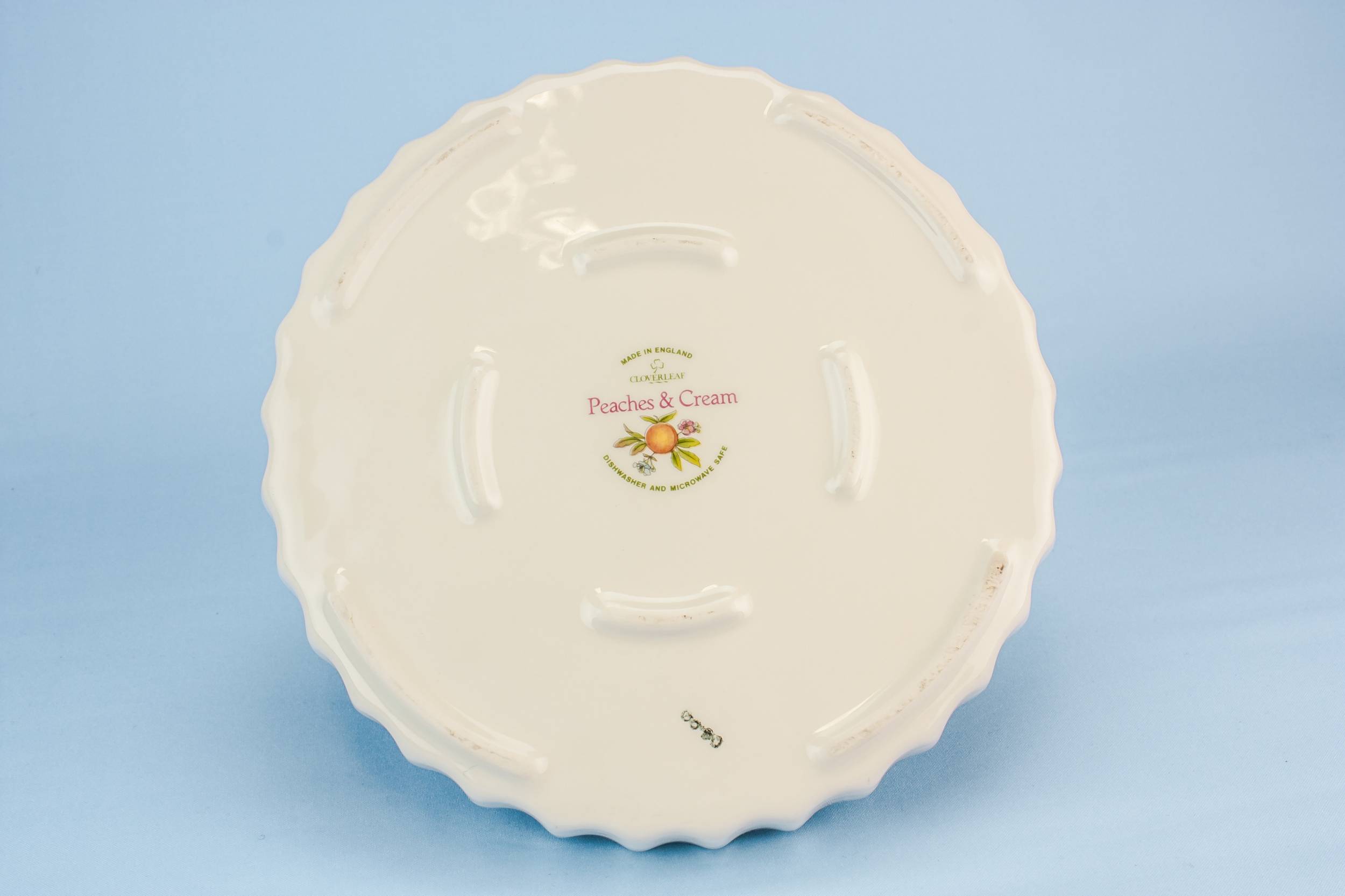 Elegant Retro Peaches — Retro pottery serving bowl 3