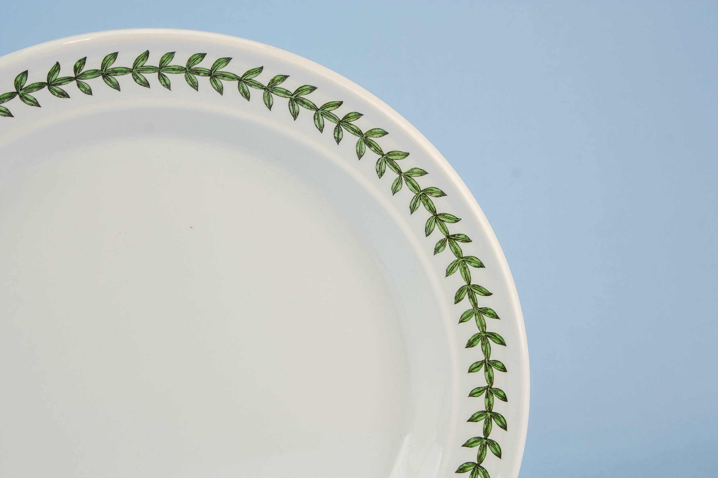 Modernist Classical Pottery — 6 pottery dinner plates 1