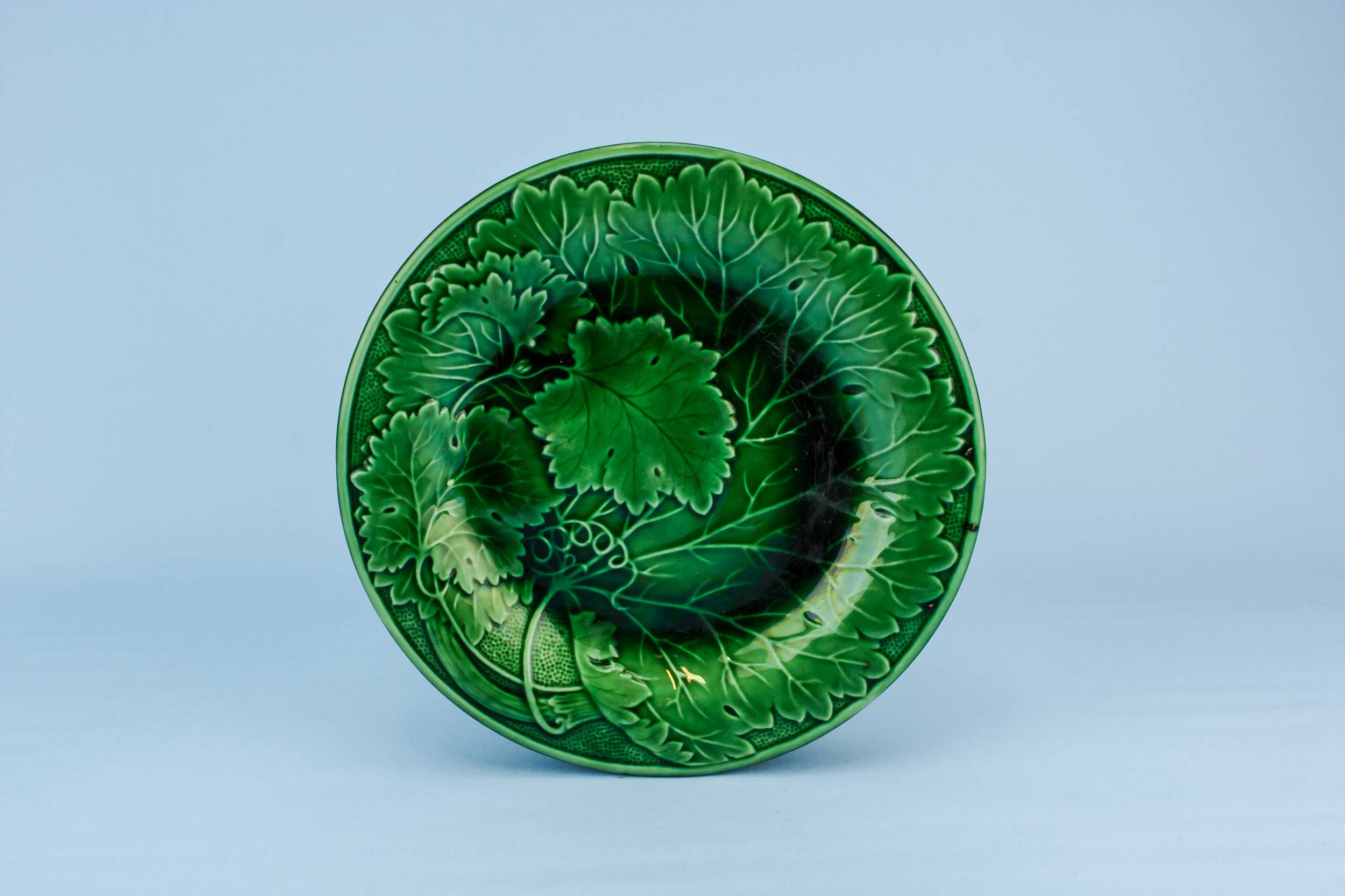 Pottery Antique Leaf — Majolica plate