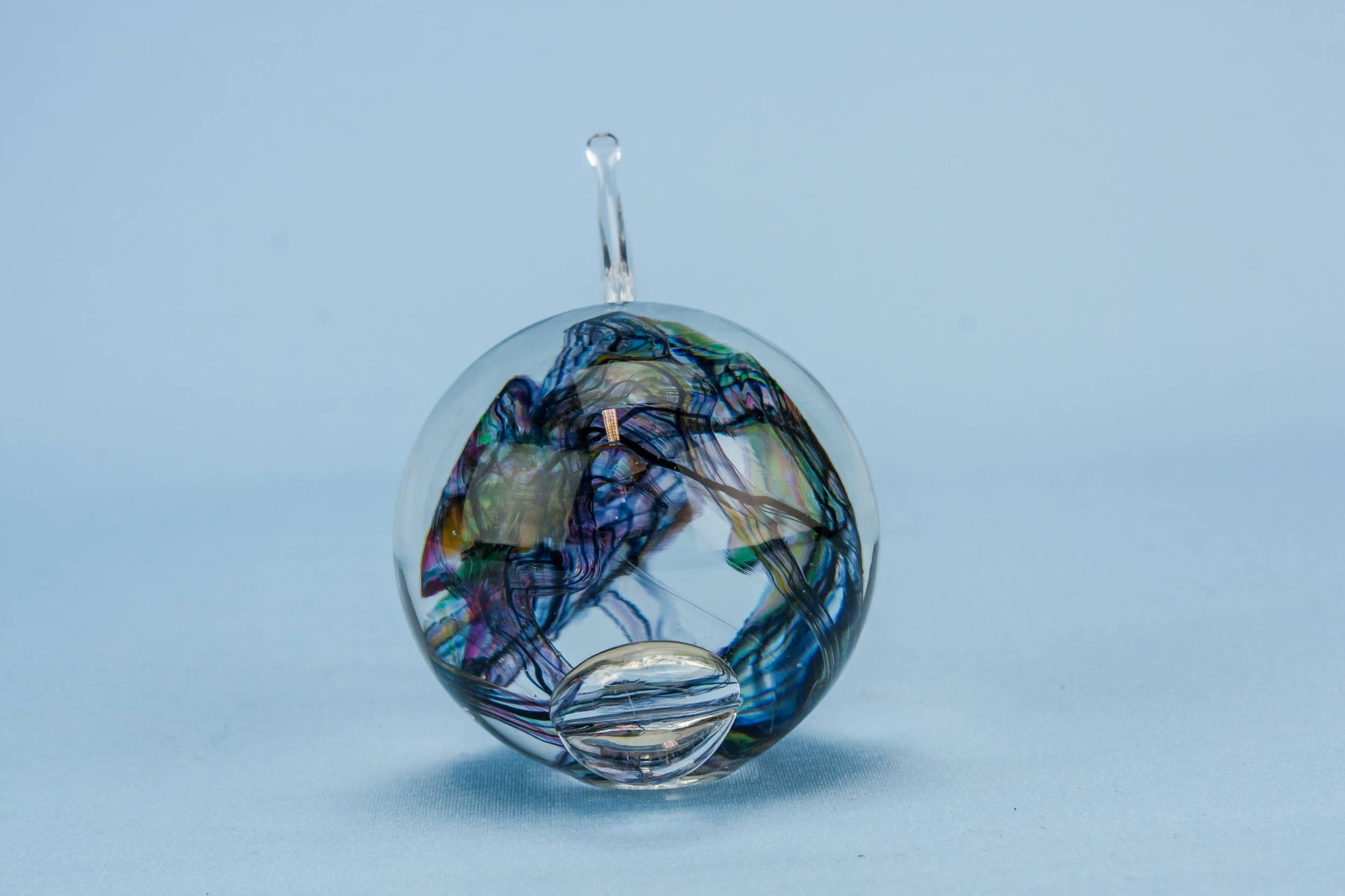 Charming Modernist Paperweight — Glass paperweight 2