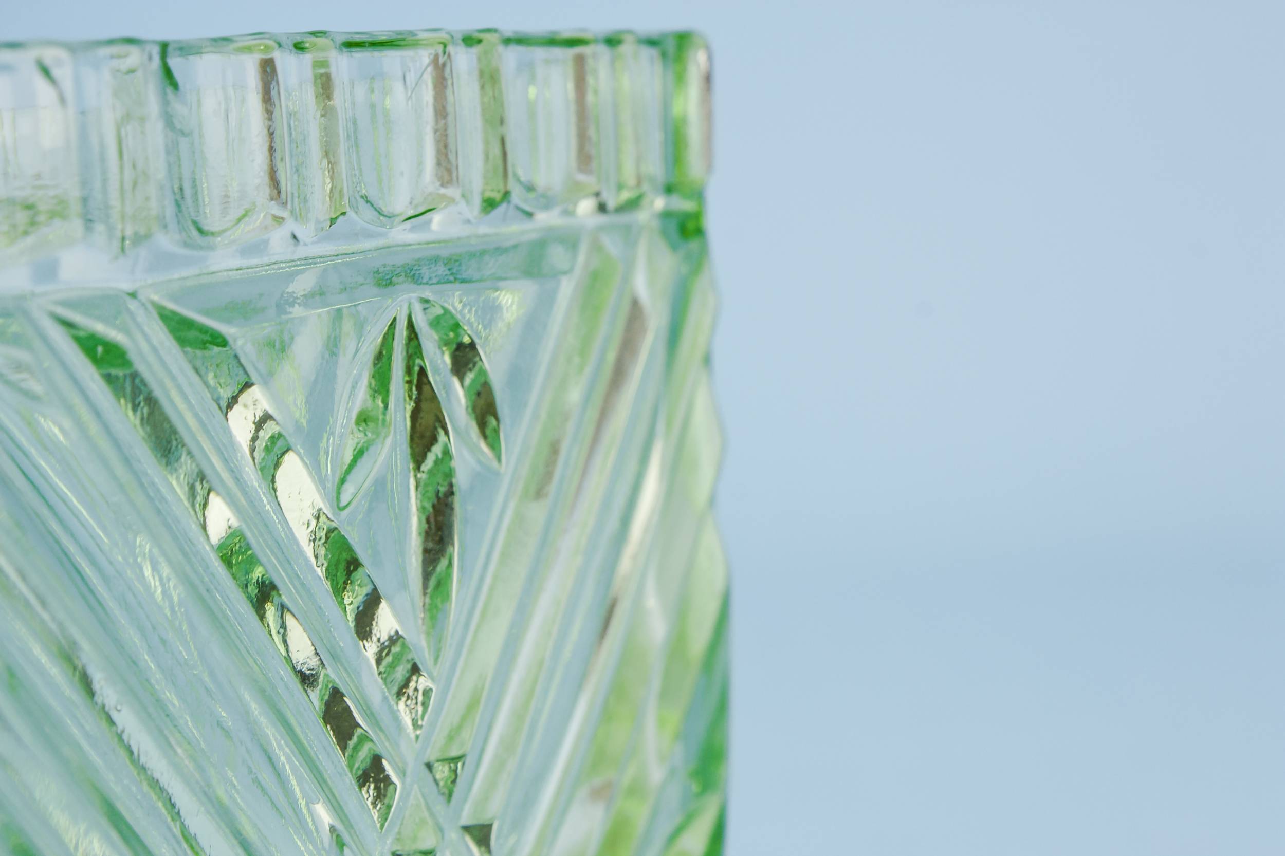 Mid-Century Modern Vintage — Mid-Century Modern glass vase 3