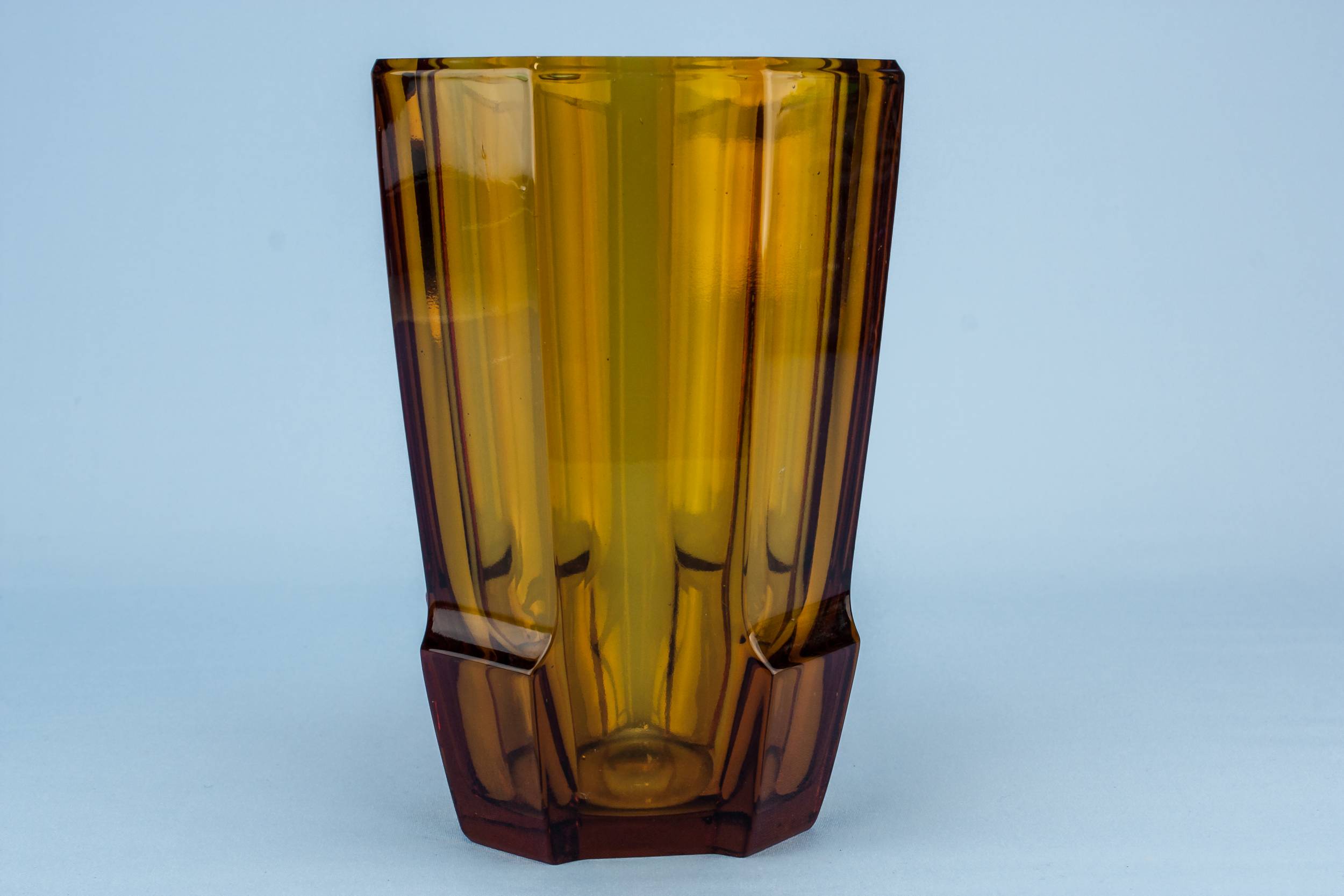 Vintage Art Deco — Glass Art Deco vase 1