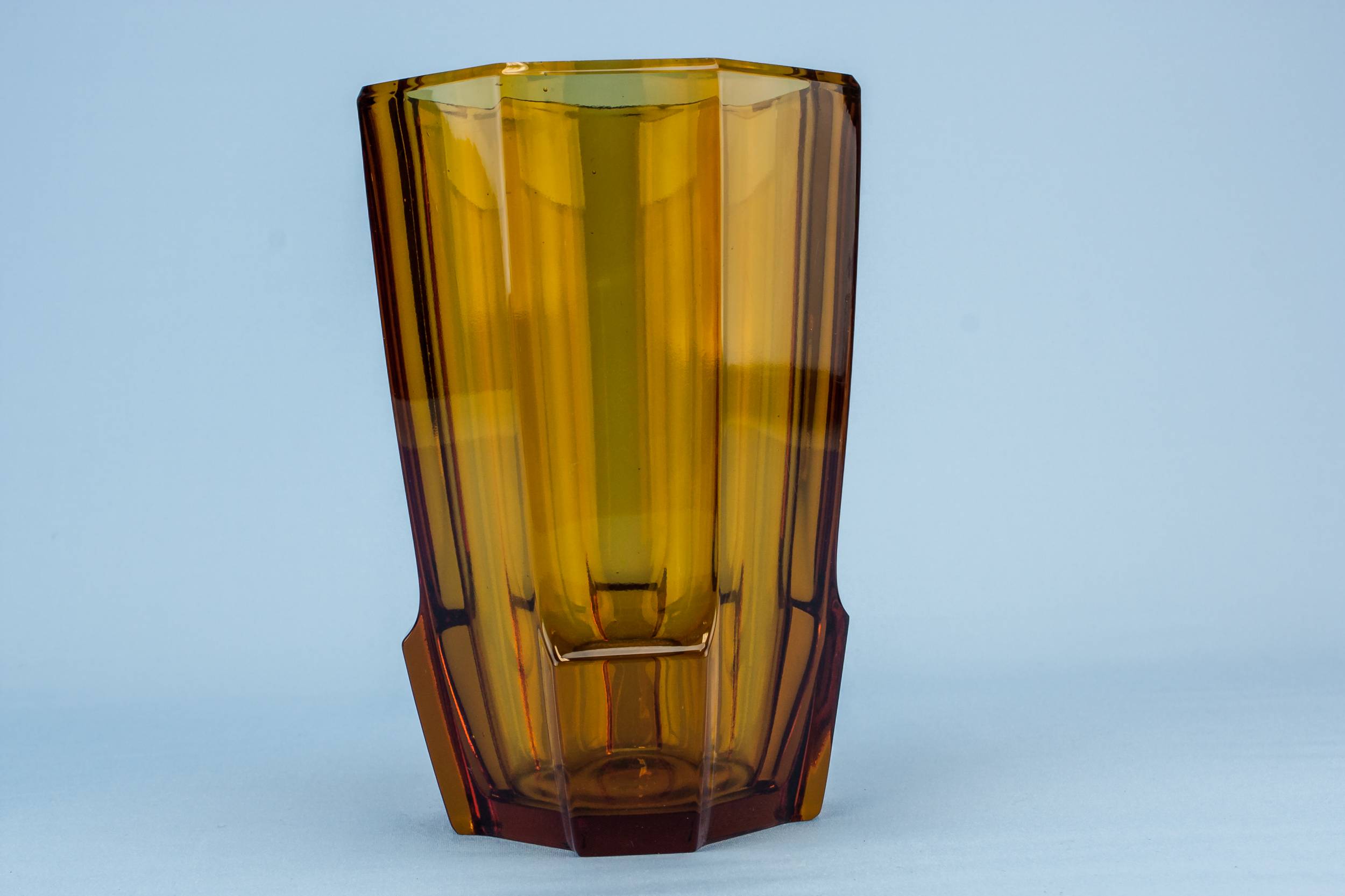 Vintage Art Deco — Glass Art Deco vase 2