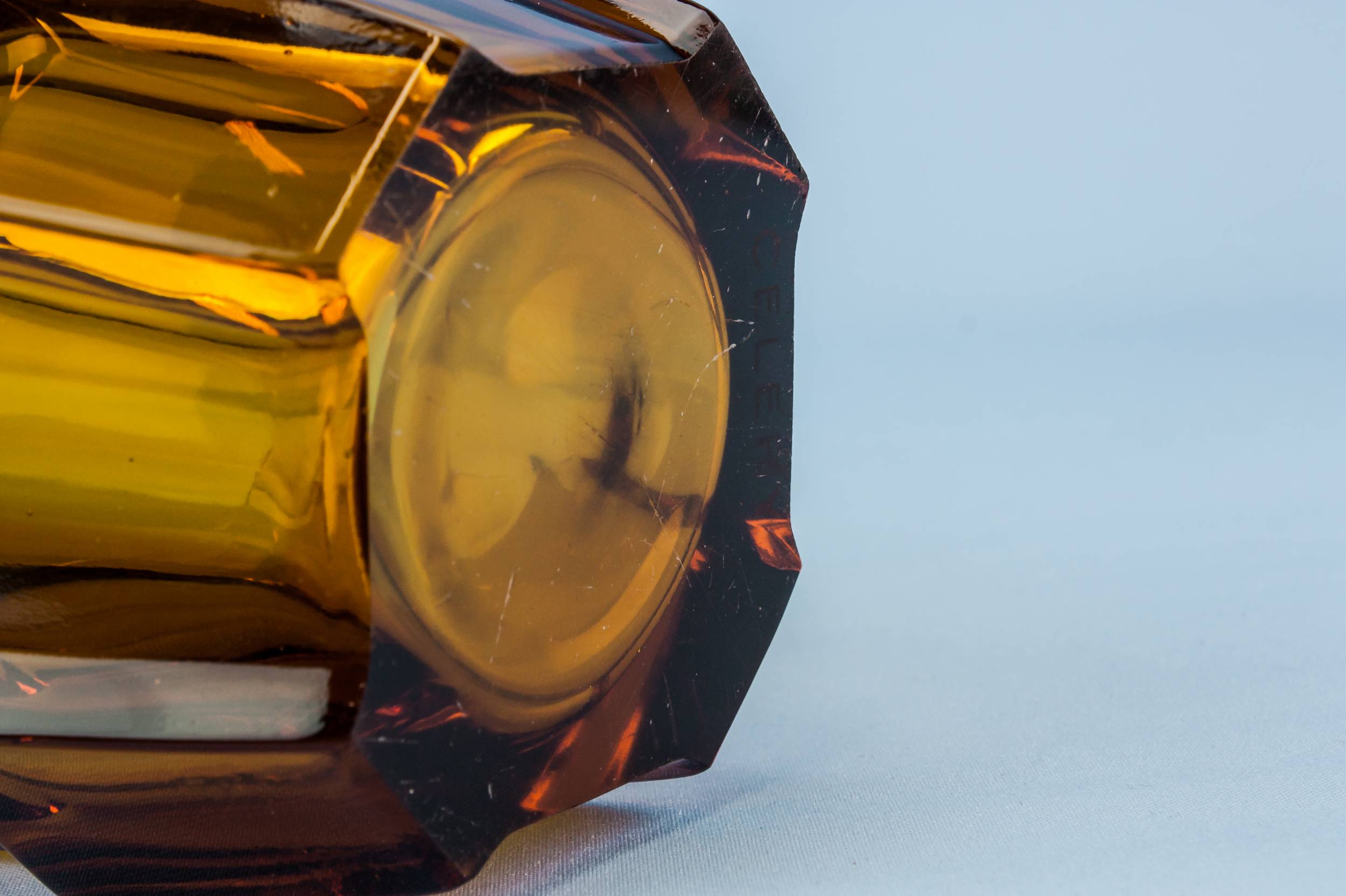 Vintage Art Deco — Glass Art Deco vase 4