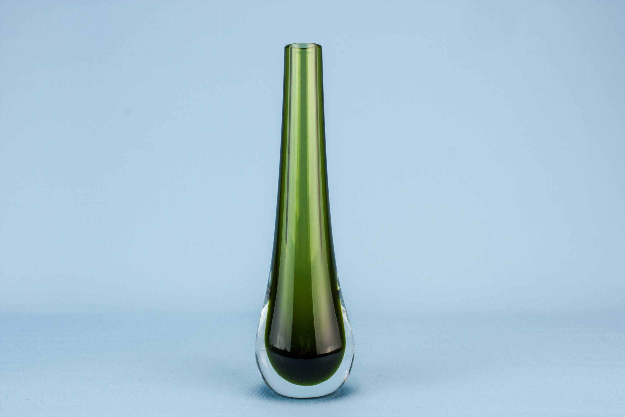 Vintage Glass Caithness — Green glass vase 1