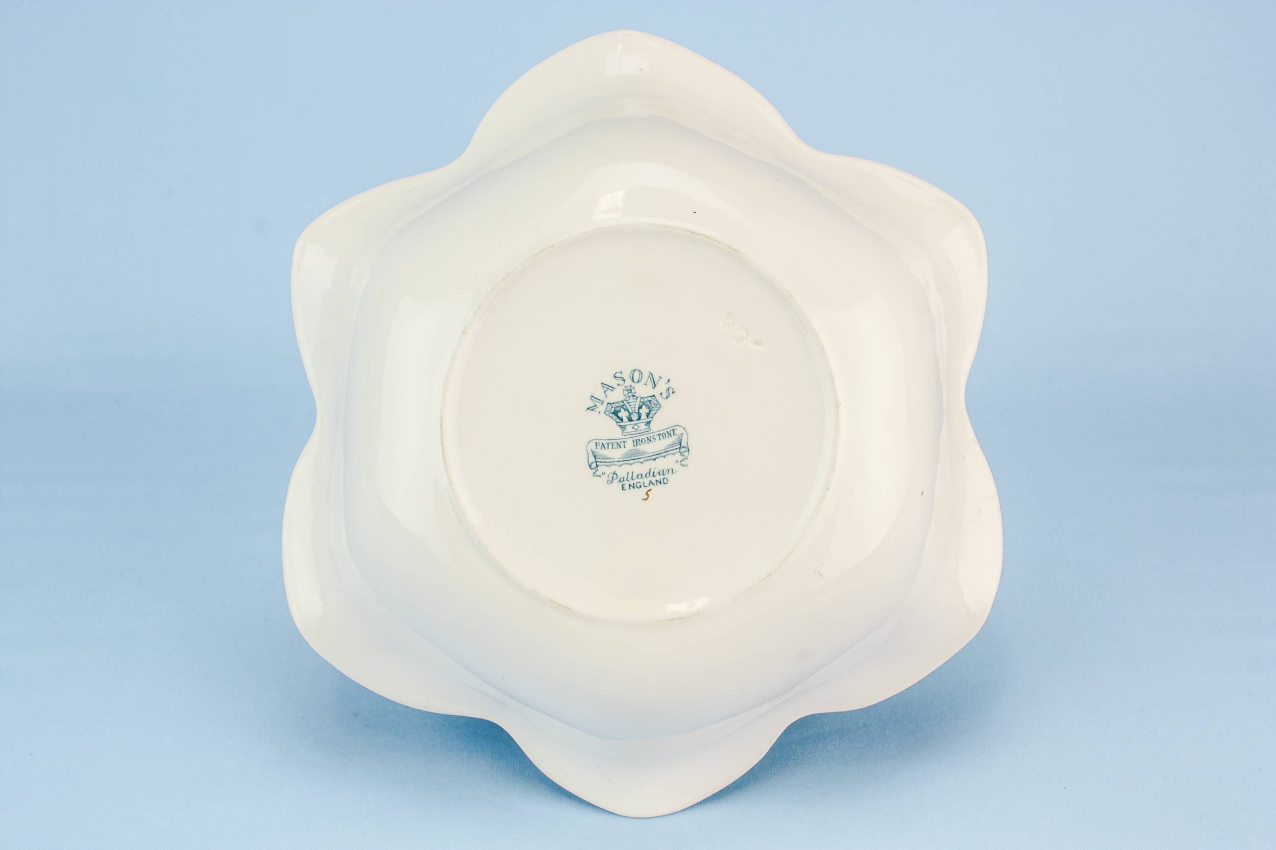 Vintage Pottery Palladian — Blue and white serving bowl 3