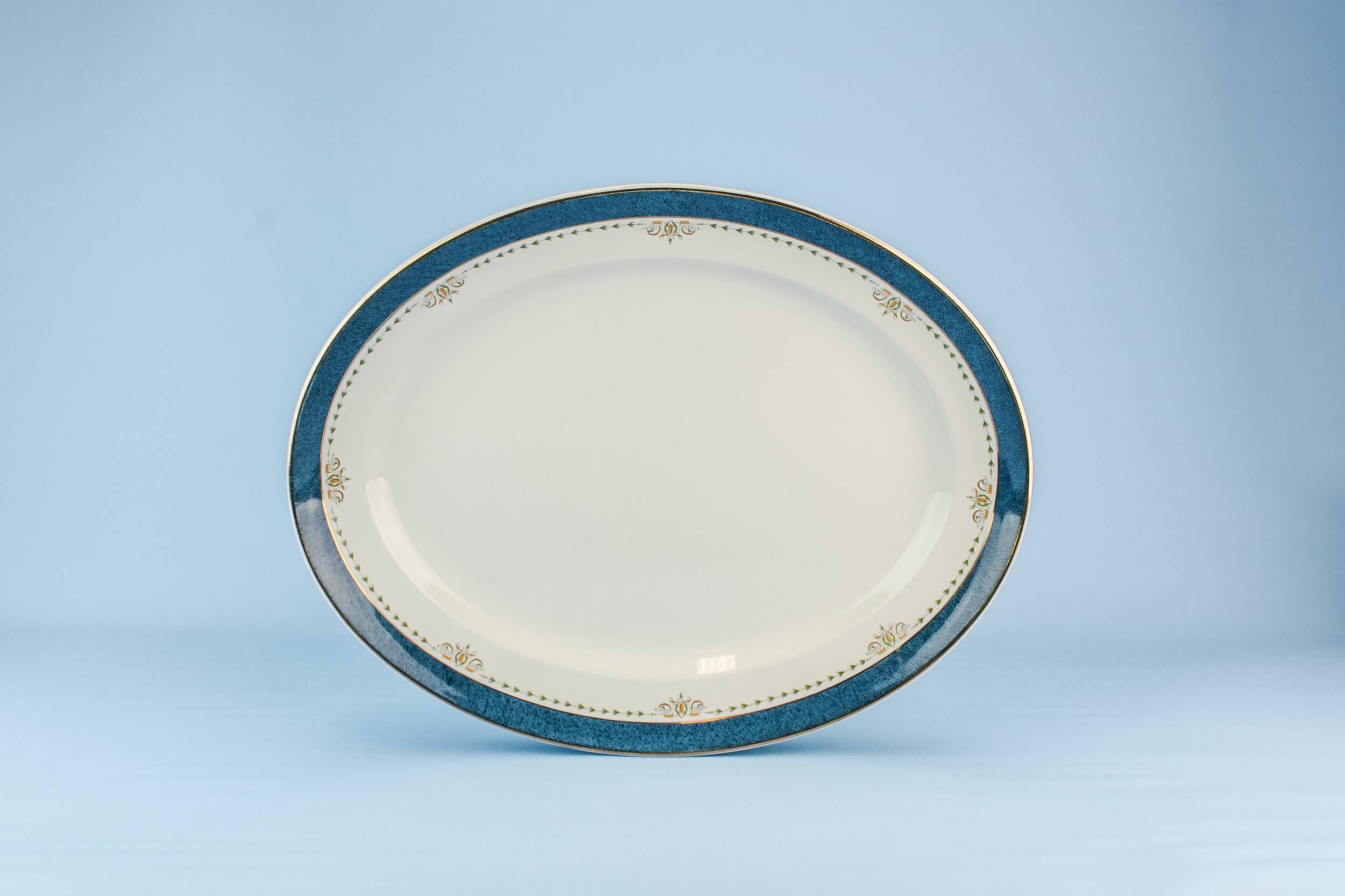 Neo-Classical Pottery Losol — Blue and white platter