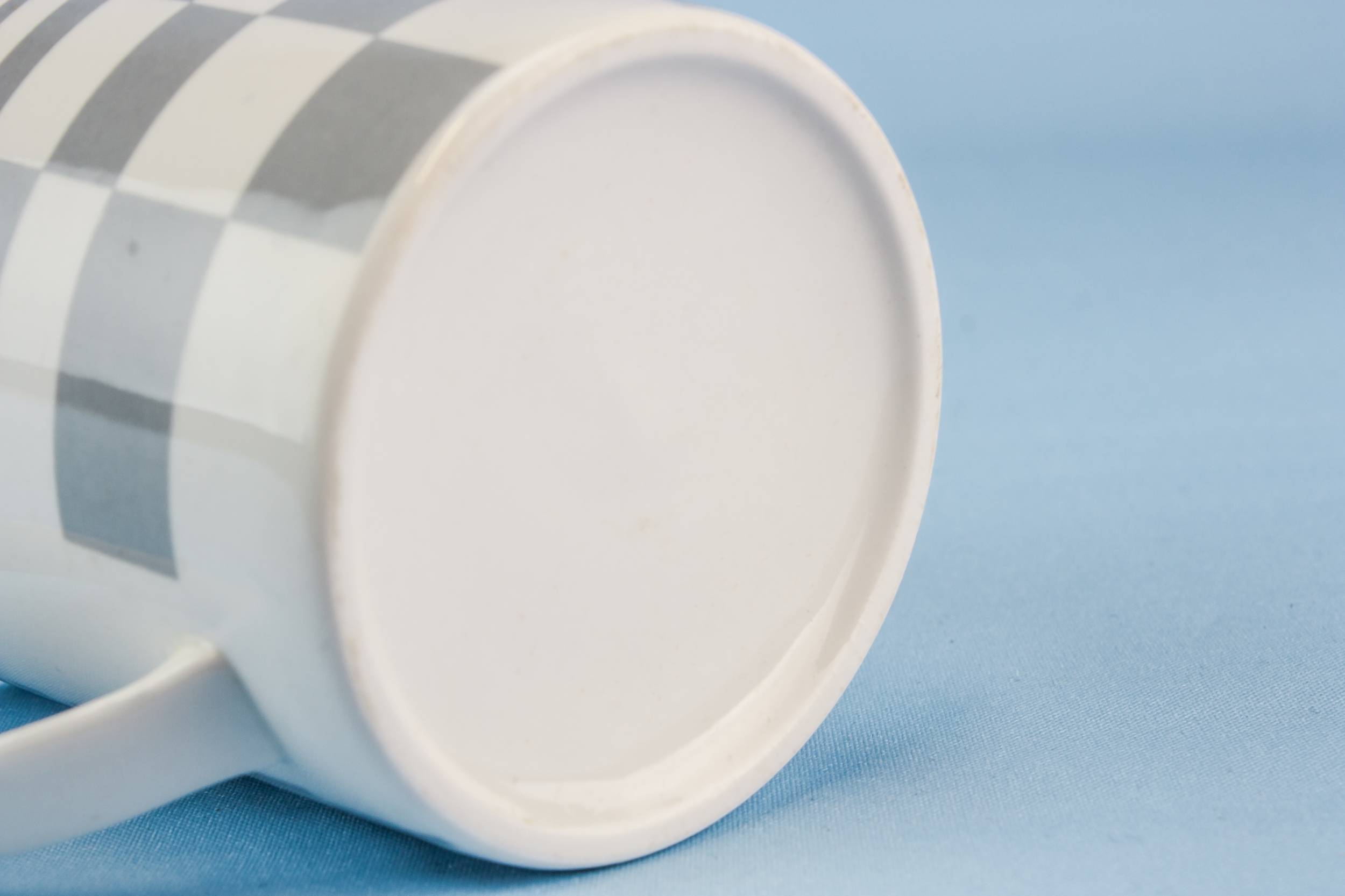 Vintage Elegant Cup — Modernist bone china mug 2