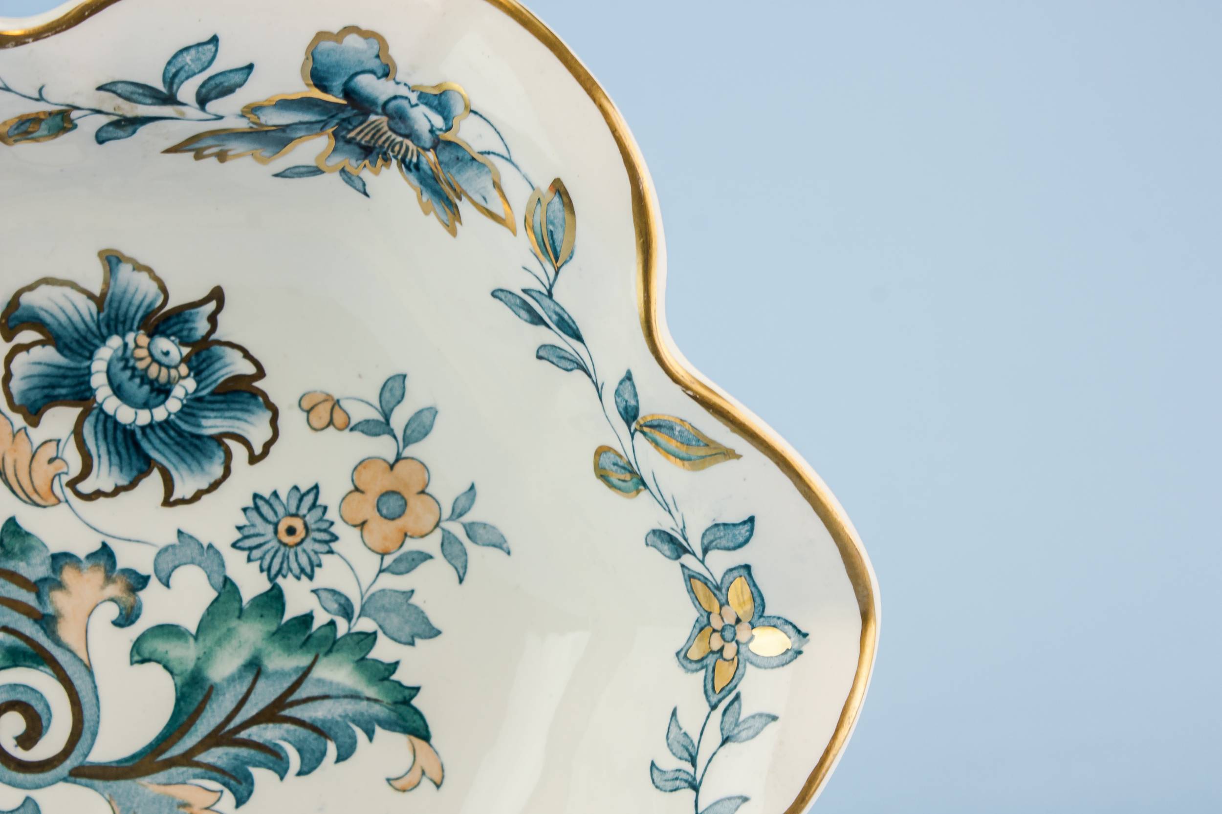 Vintage Pottery Palladian — Blue and white serving bowl 2