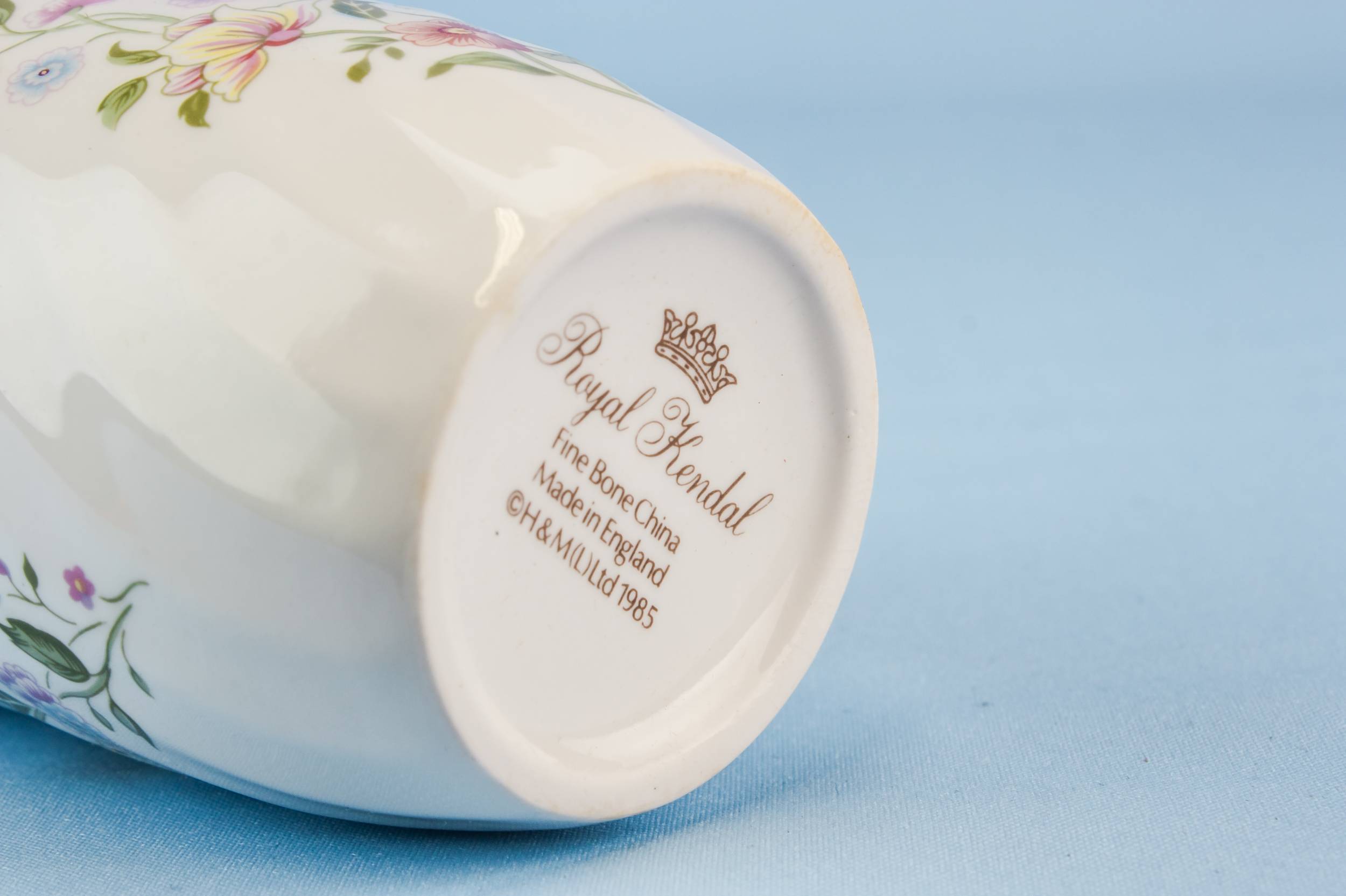 Vintage Retro Floral — Royal Kendal bone china teacup 2