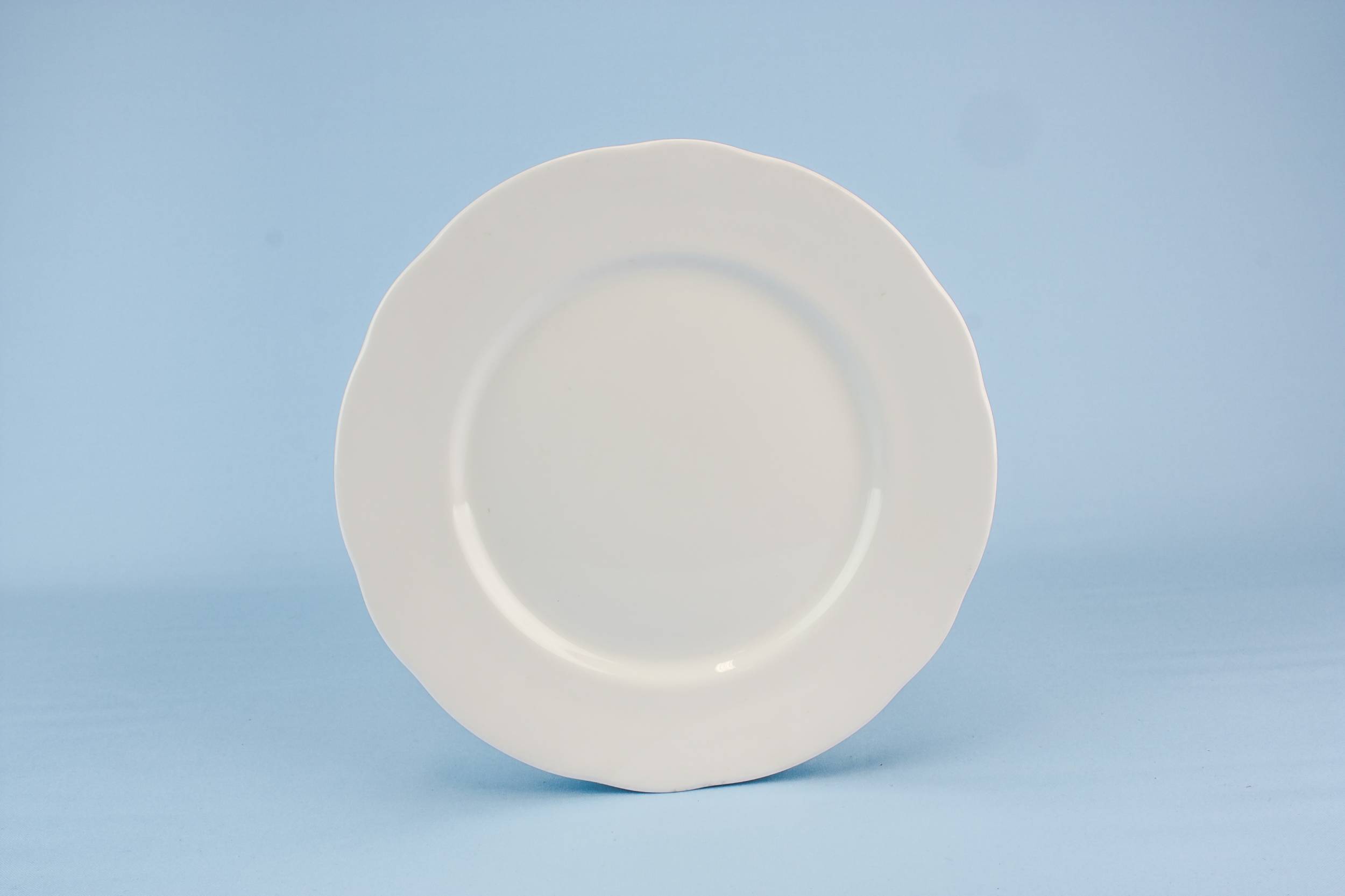 Retro Porcelain Duchess — 6 retro medium plates