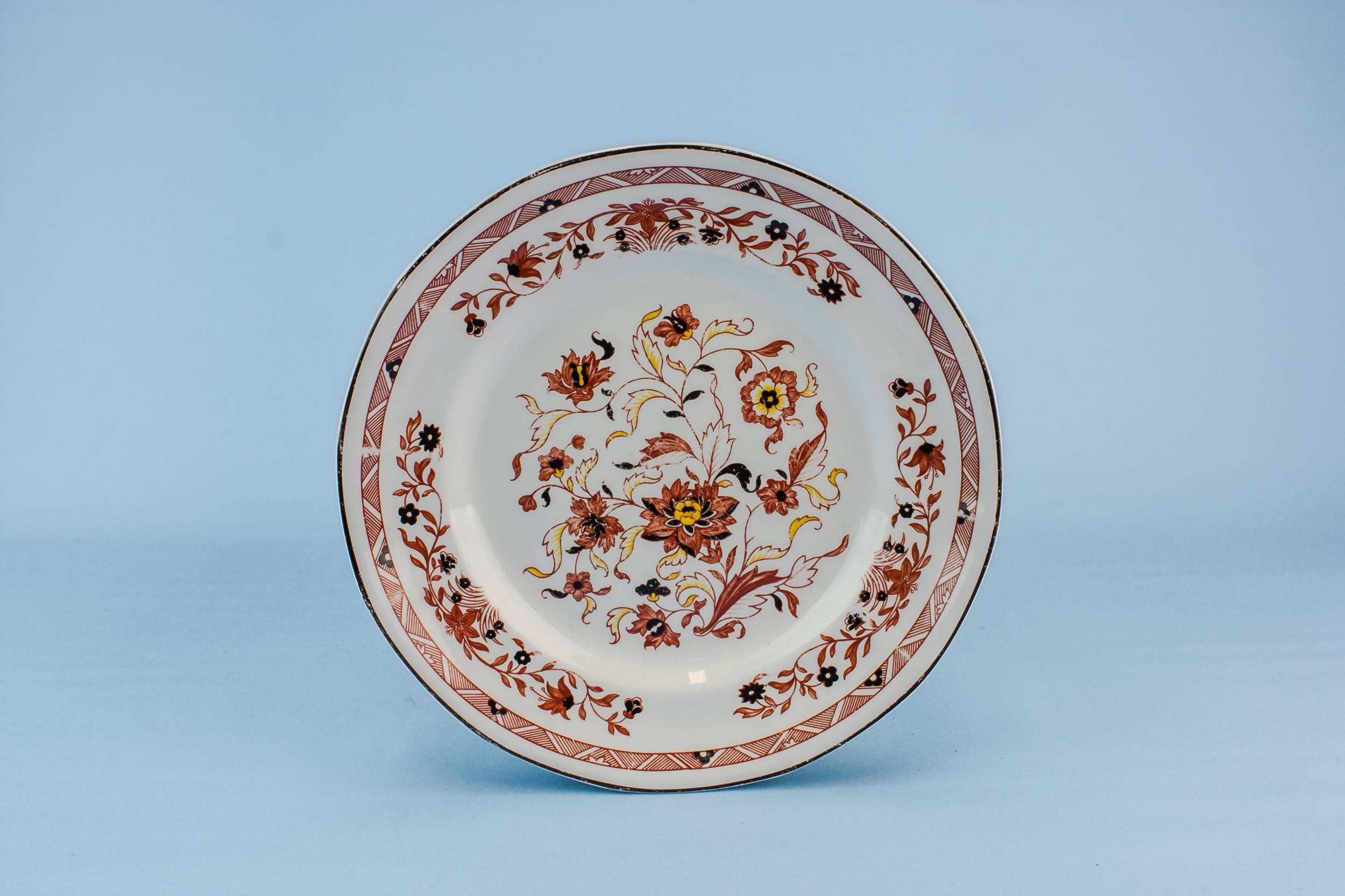 Pottery Vintage Kashmar — 3 Wedgwood pottery plates