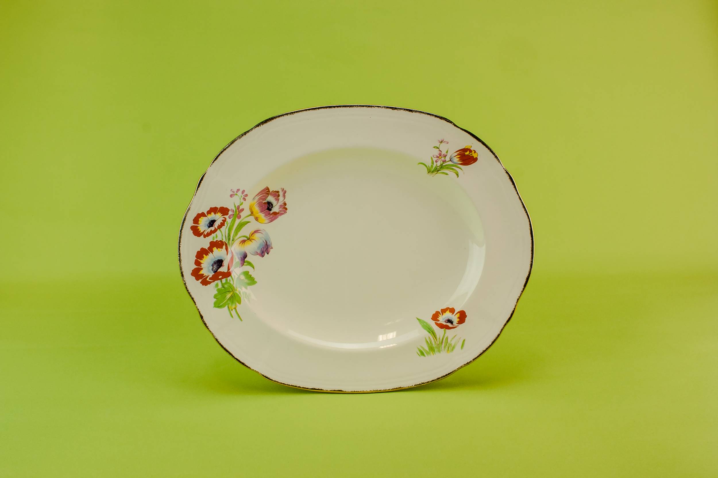 Minimalist Vintage Tulips — Art Deco pottery platter