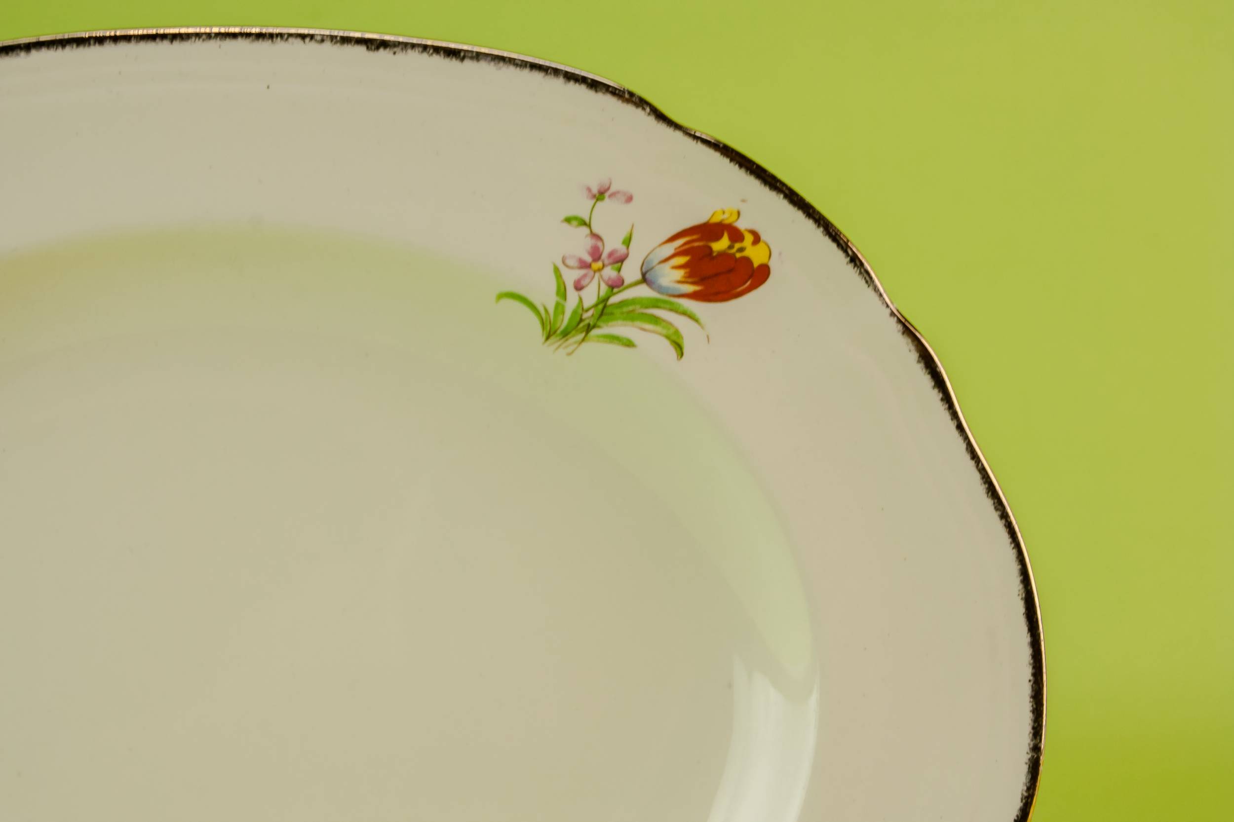Minimalist Vintage Tulips — Art Deco pottery platter 1