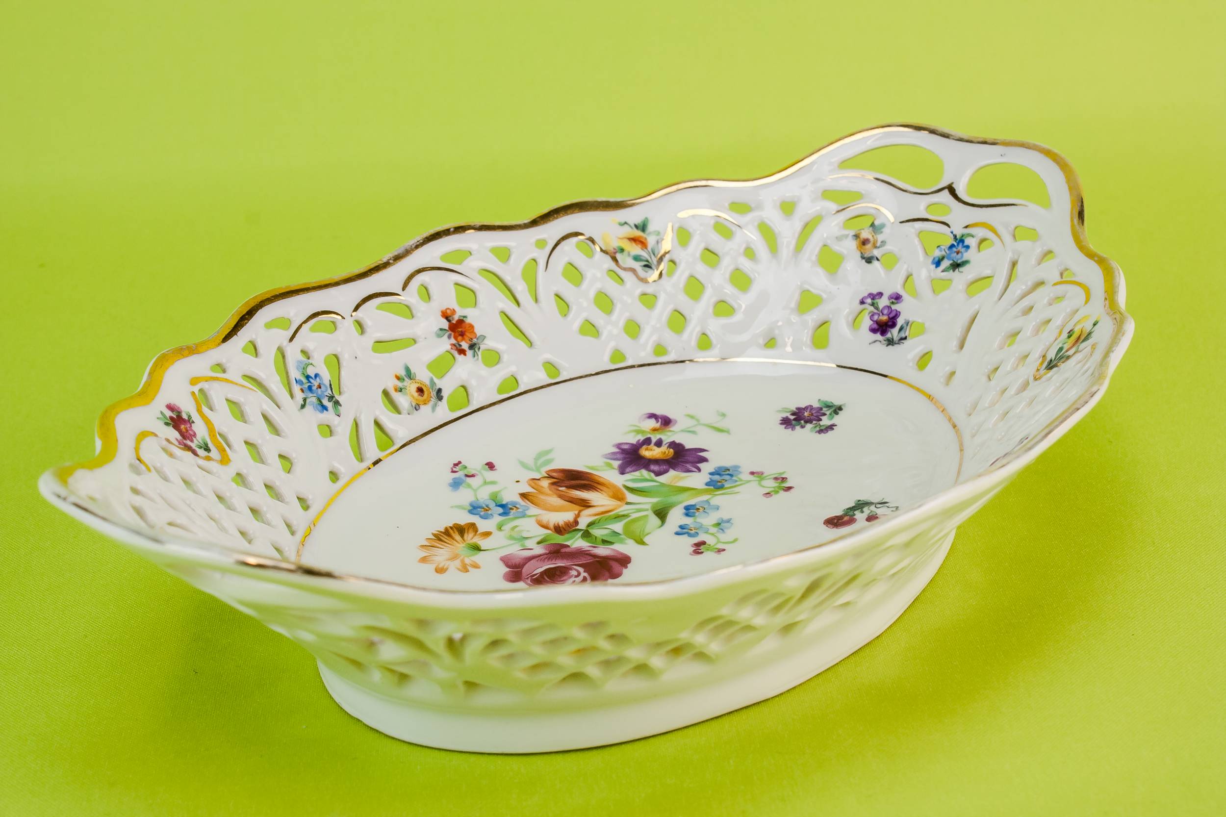 Traditional Elegant Porcelain — Traditional porcelain bowl 1
