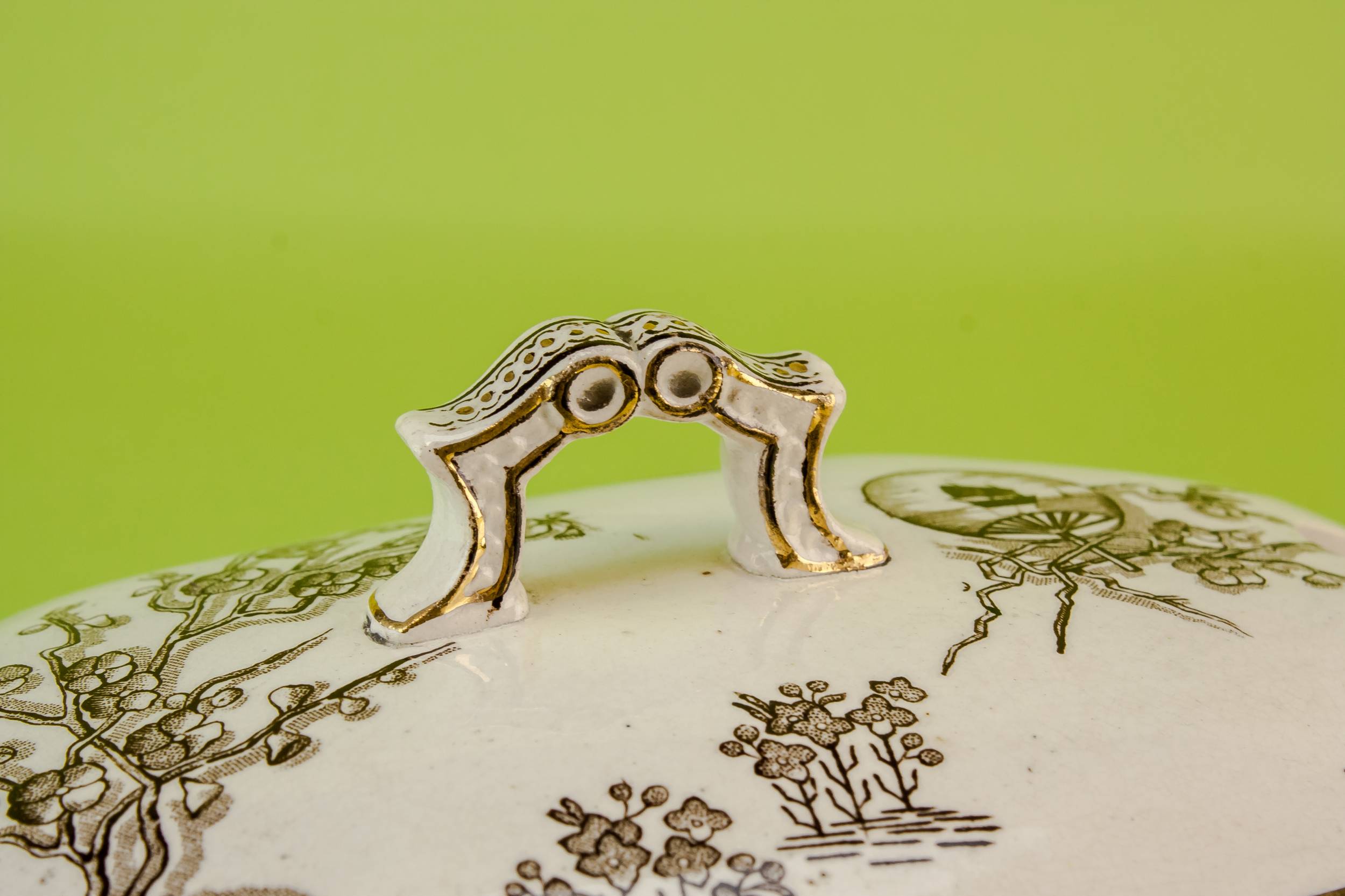 Antique Aesthetic Movement — Serving tureen and lid 3