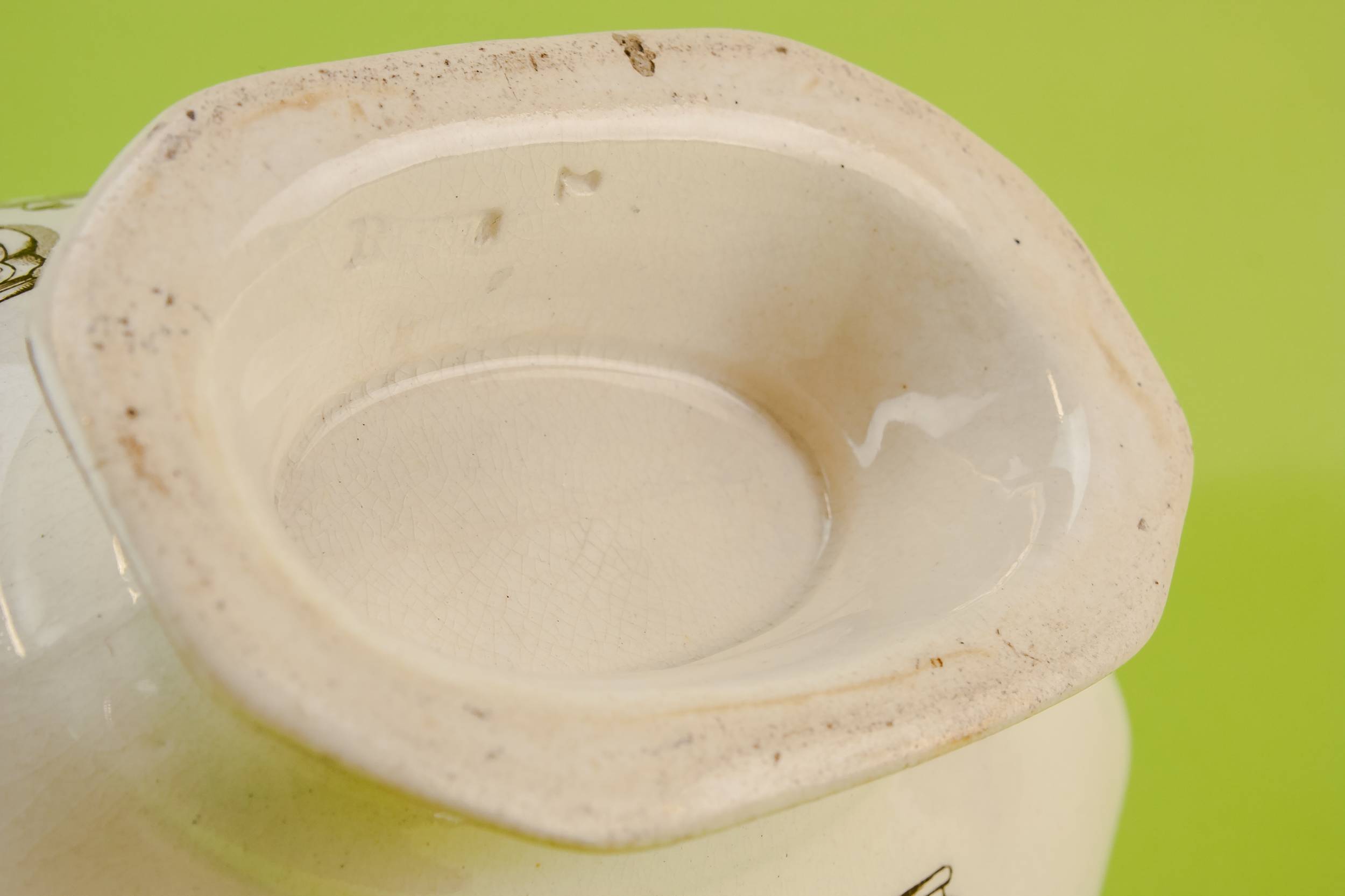 Antique Aesthetic Movement — Serving tureen and lid 4