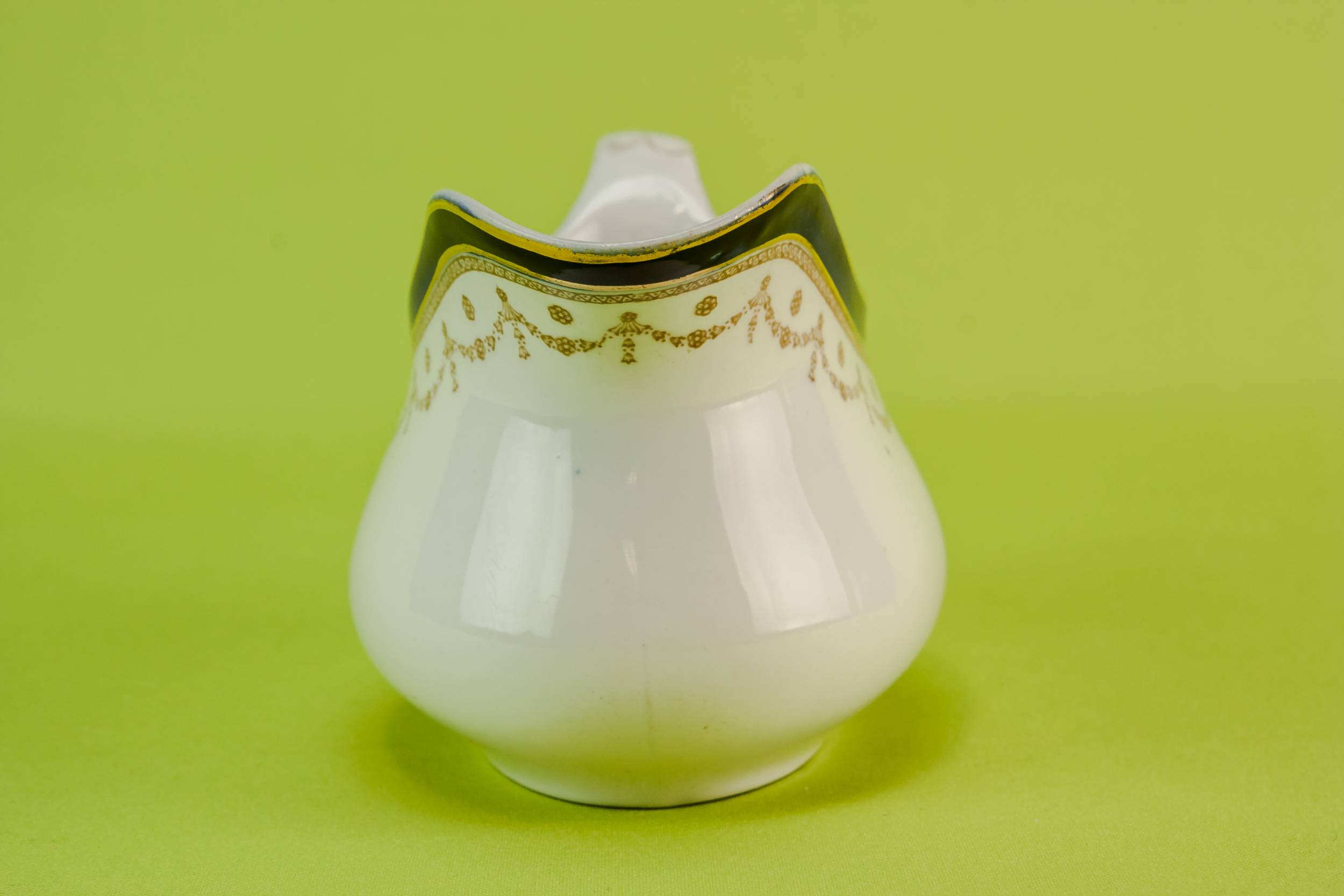 Charming Neo-Classical GRAVY — Blue and white gravy boat 2