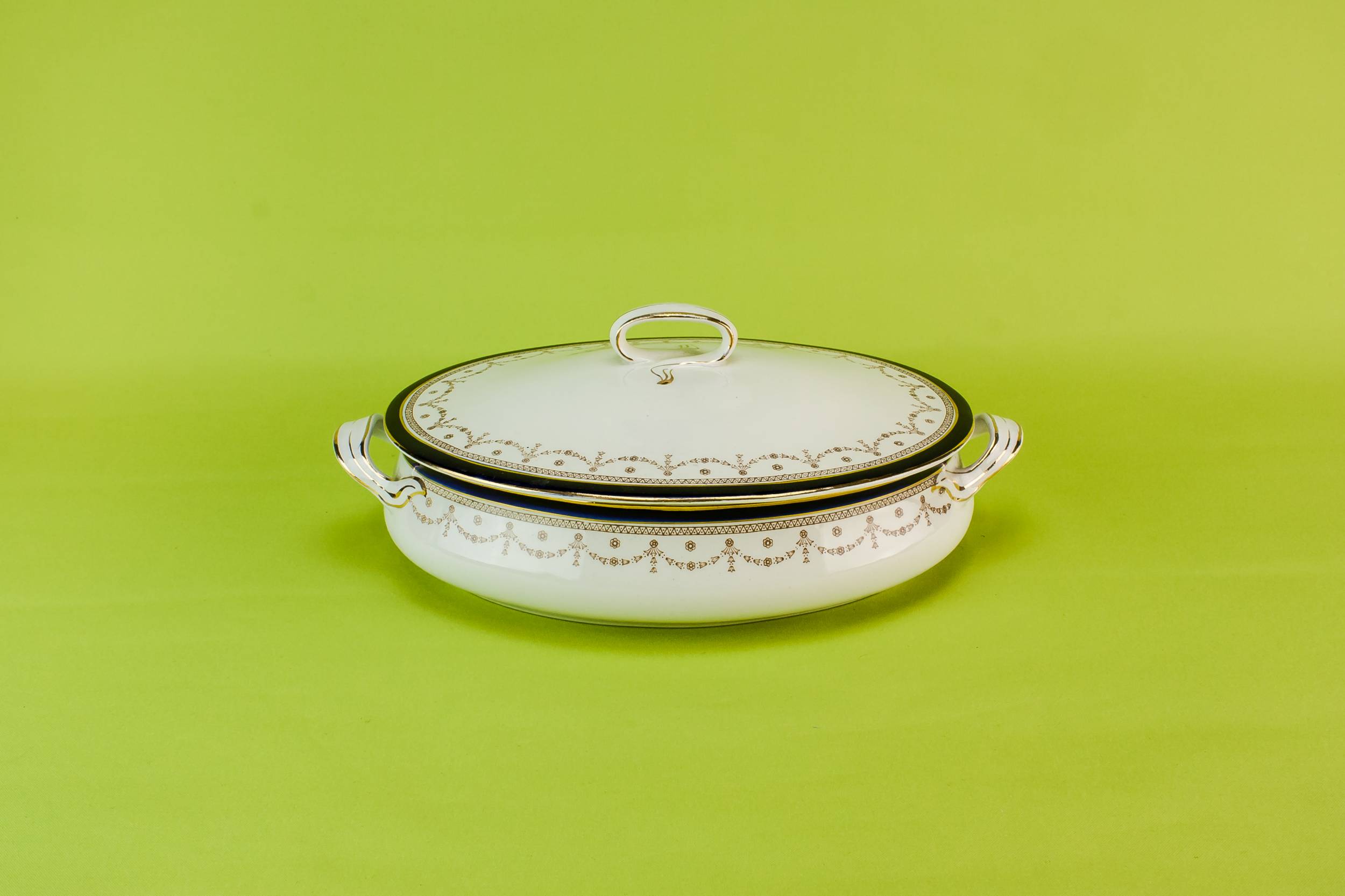 Medium Vintage Pottery — Blue and white tureen