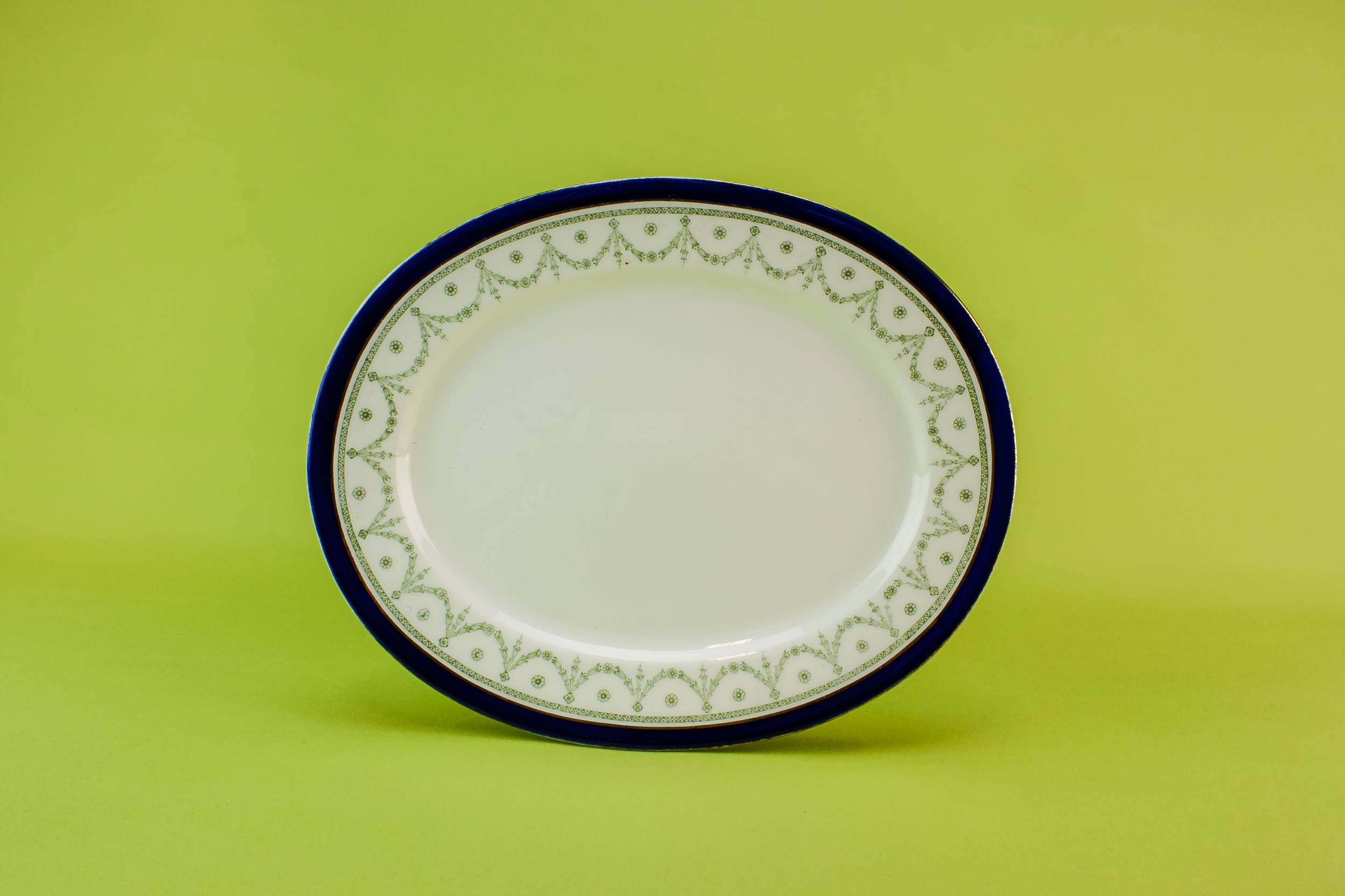 Antique Elegant Bone — Blue and white platter