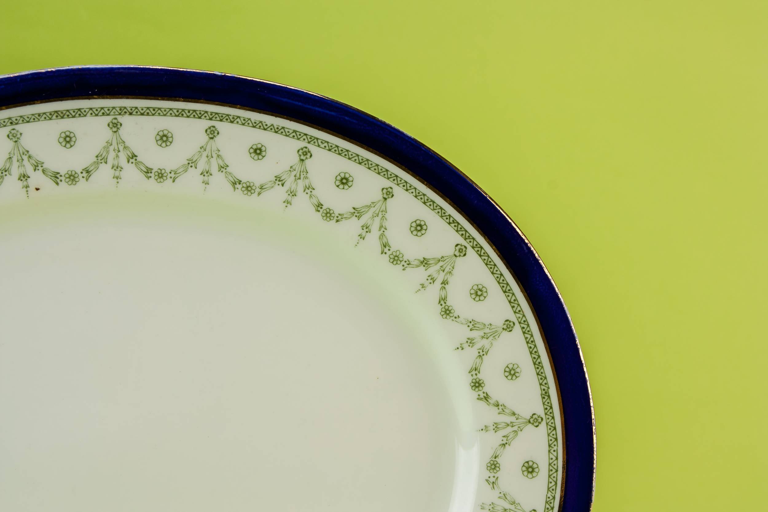 Antique Elegant Bone — Blue and white platter 1
