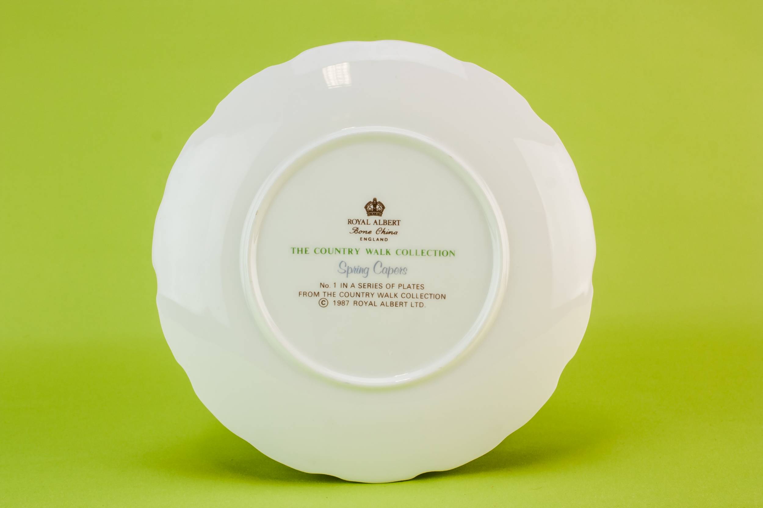 Bone China Spectacular — Traditional cake plate 2