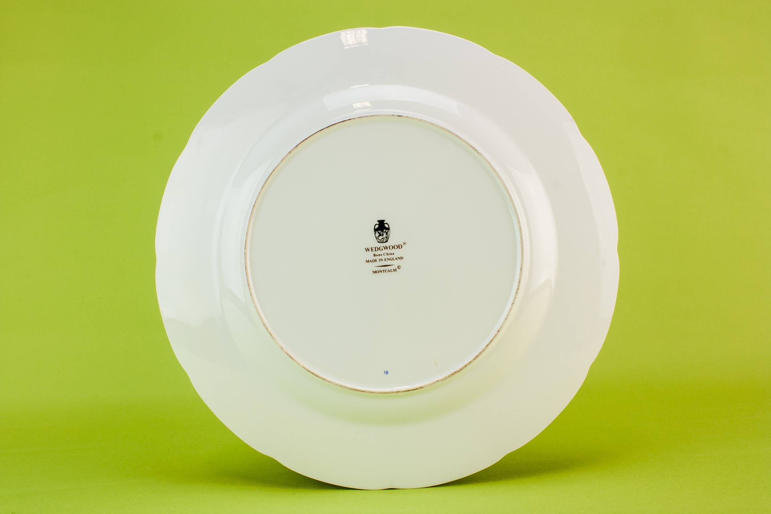 Stylish Bone China — Wedgwood serving plate 2