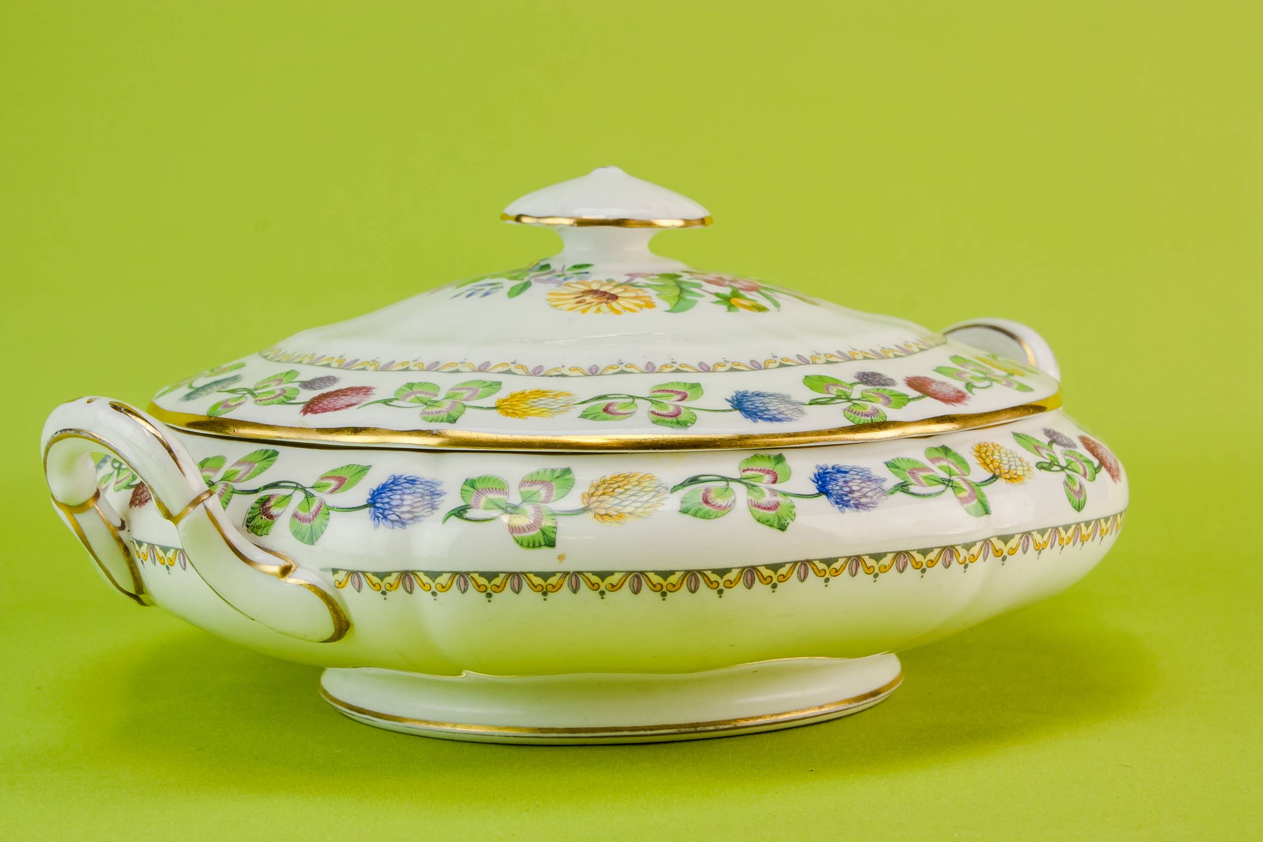 Elegant Vintage Bone — Adderley bone china tureen 3