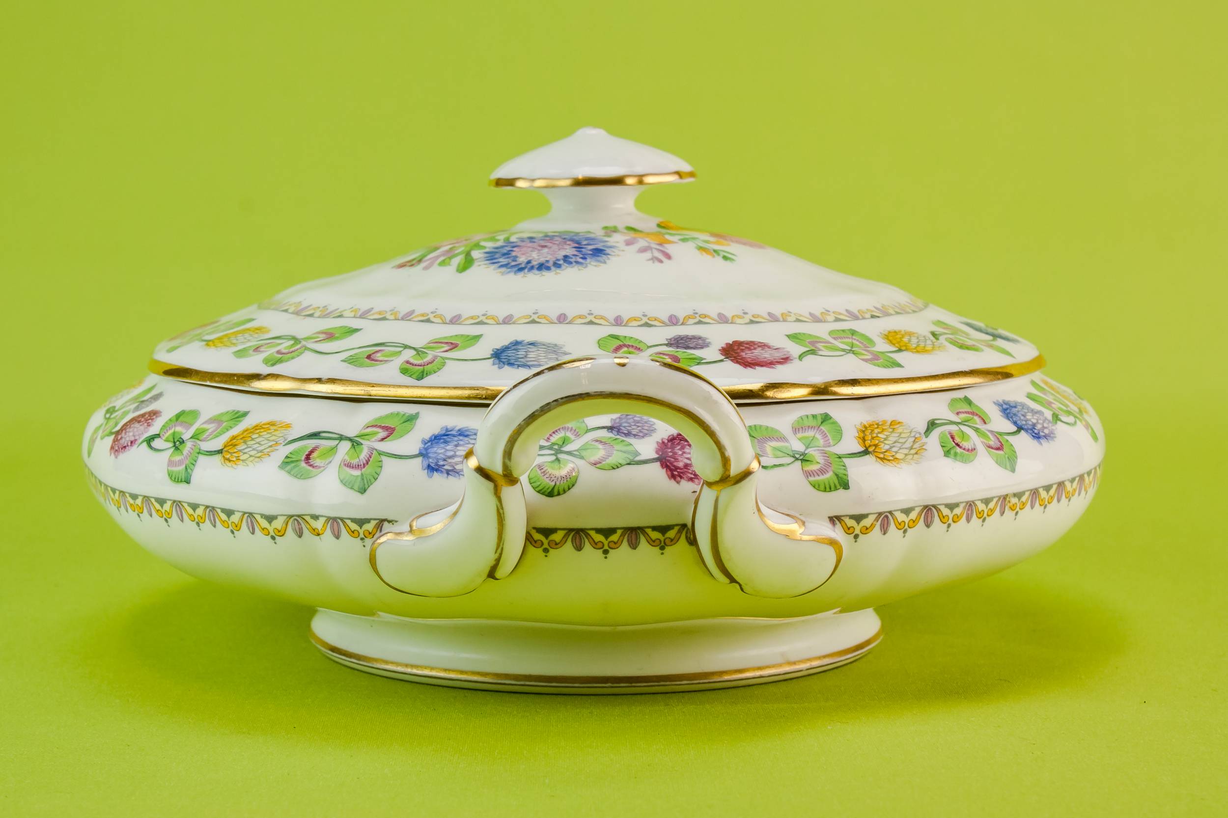 Elegant Vintage Bone — Adderley bone china tureen 2