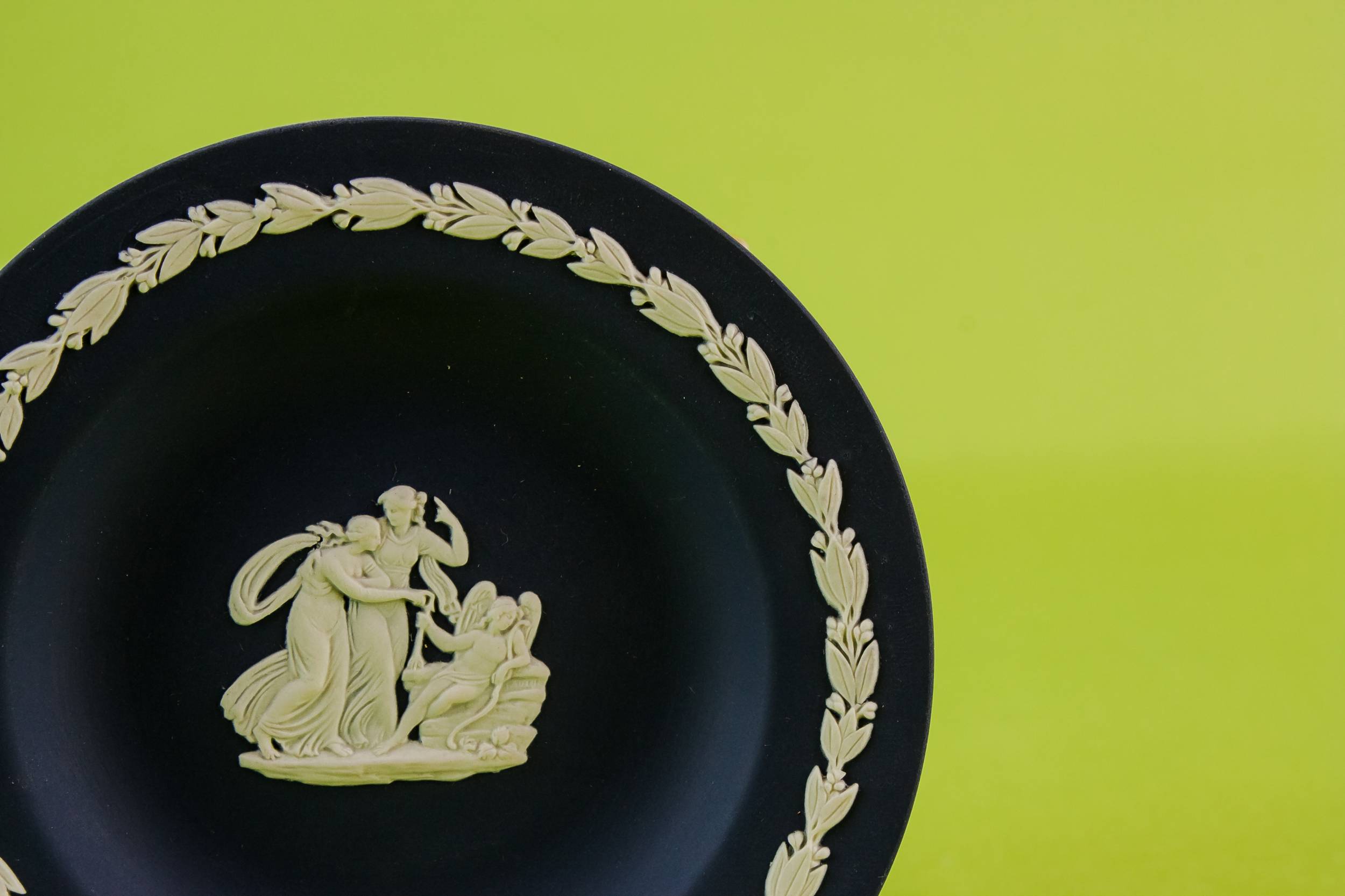 Elegant Retro Small — Retro pottery bowl 1