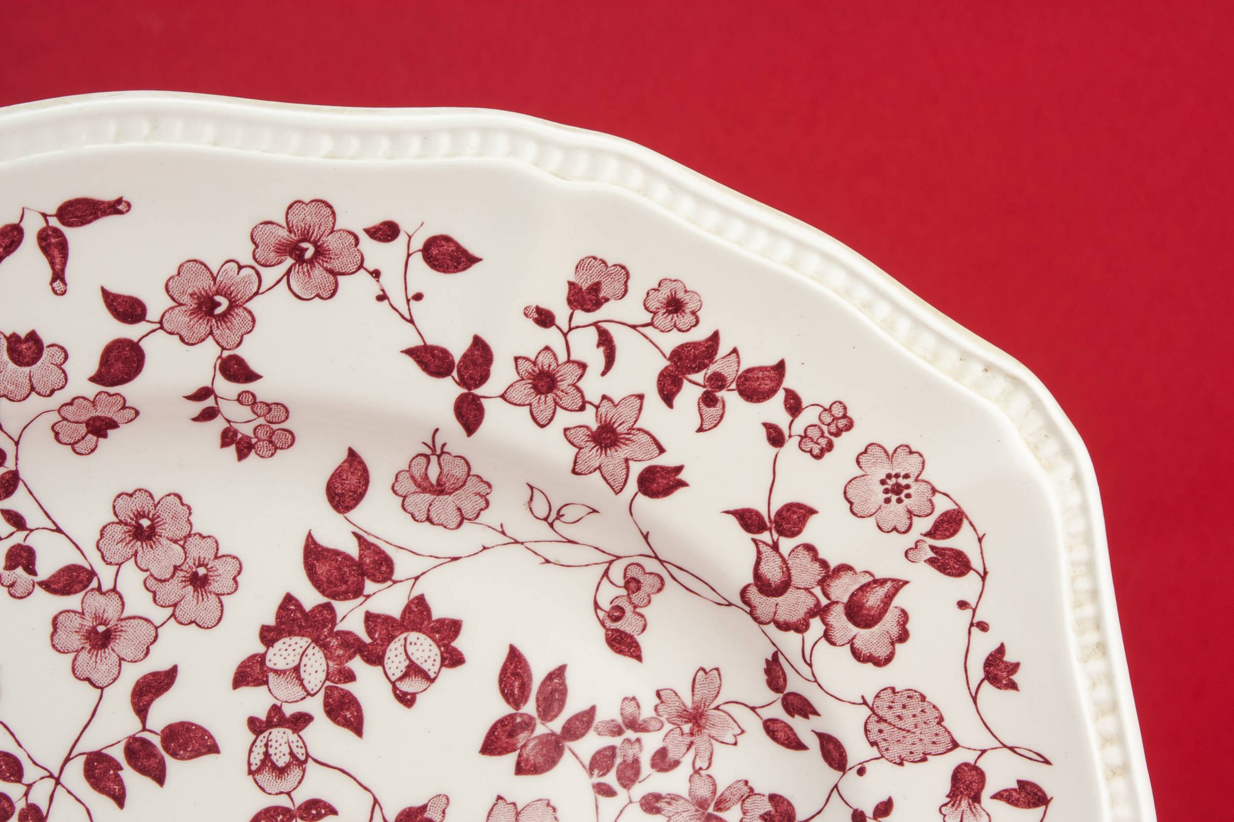 Elegant Modernist Wedgwood — Wedgwood pottery serving bowl 1