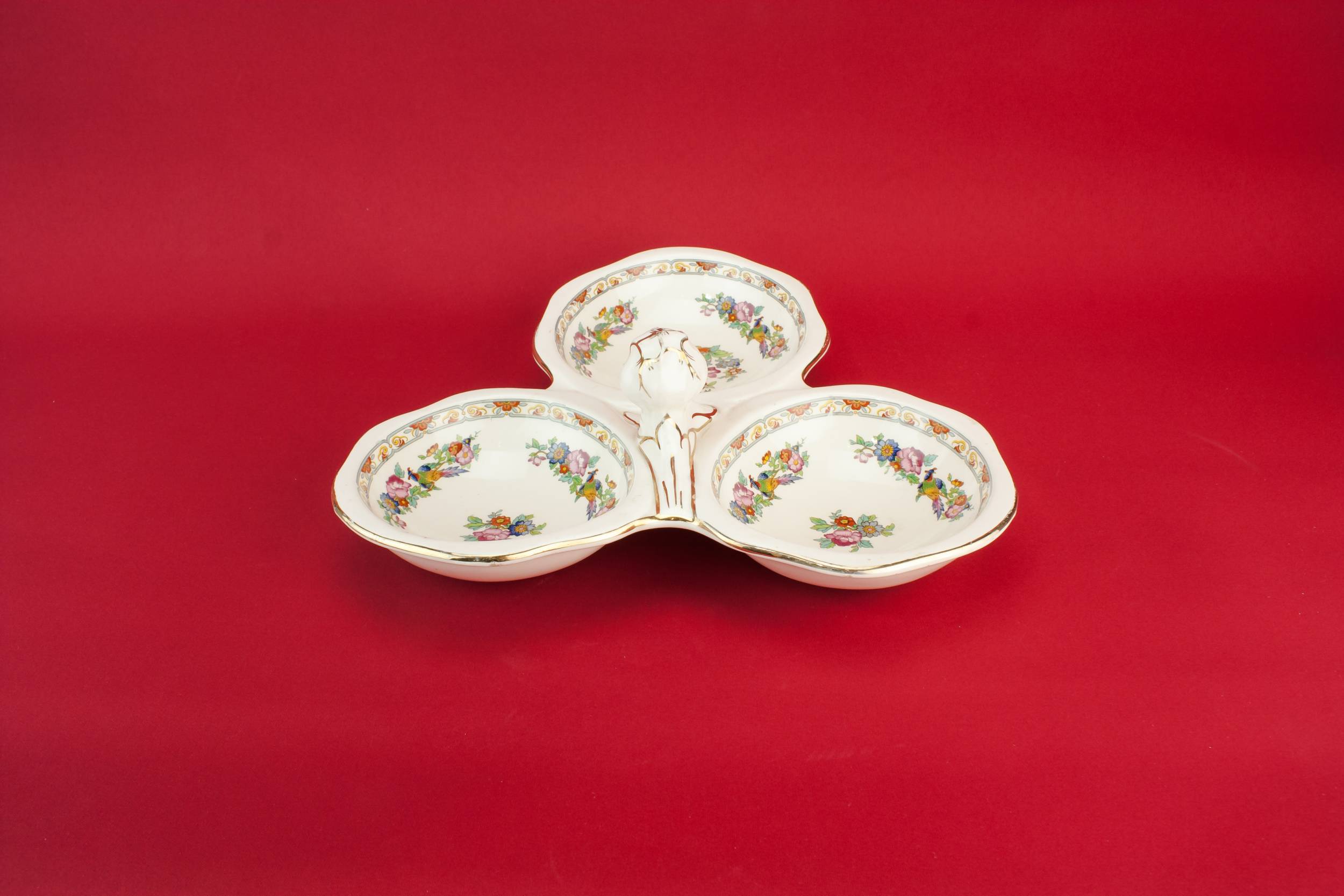 Vintage Art Deco — Art Deco pottery serving dish