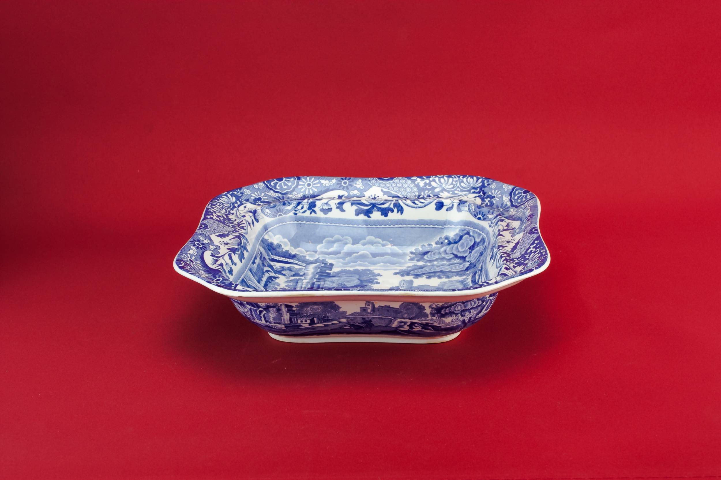 Vintage Elegant Copeland — Blue and white serving dish