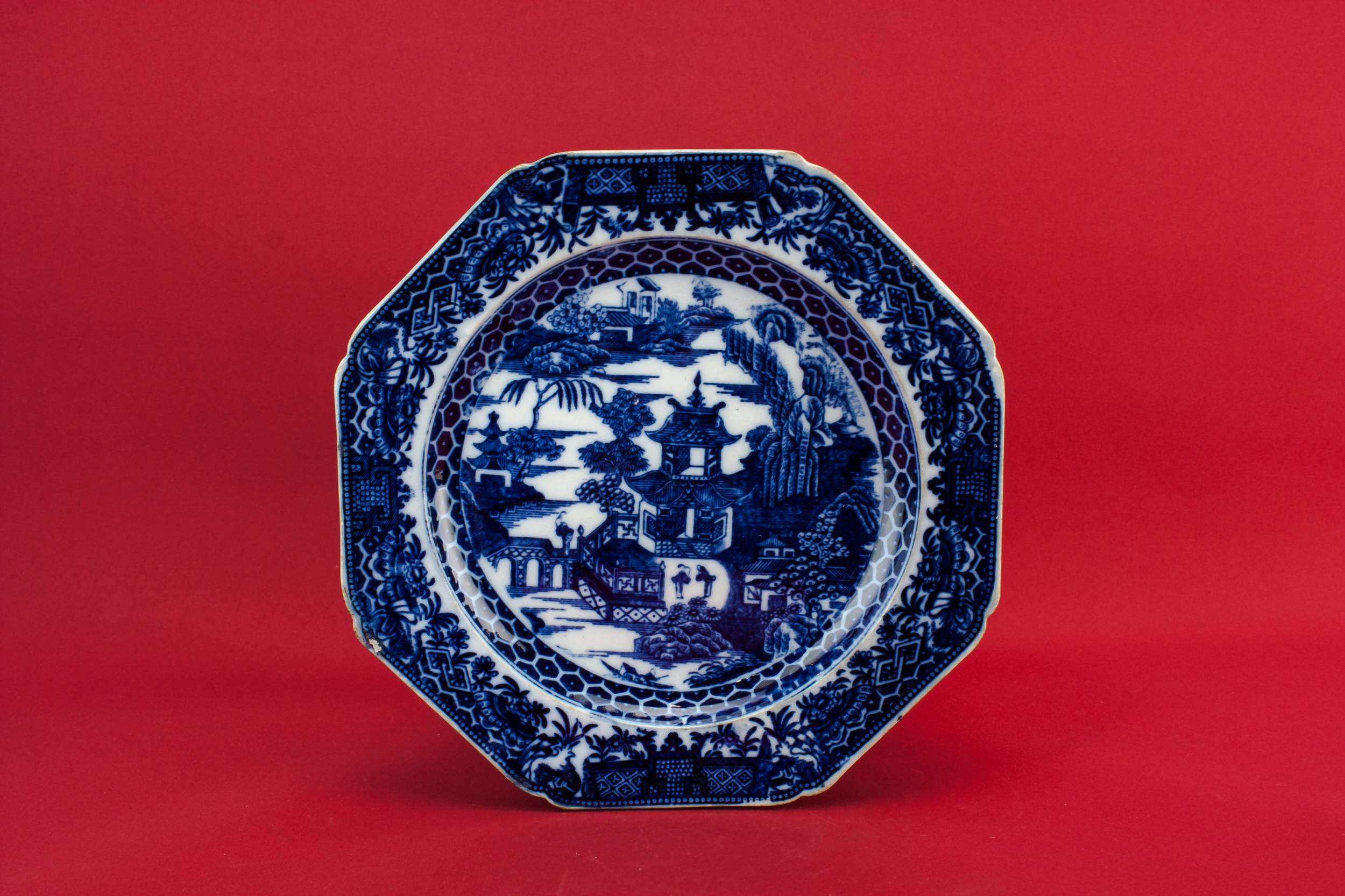Antique Beautiful Willow — Blue and white serving dish
