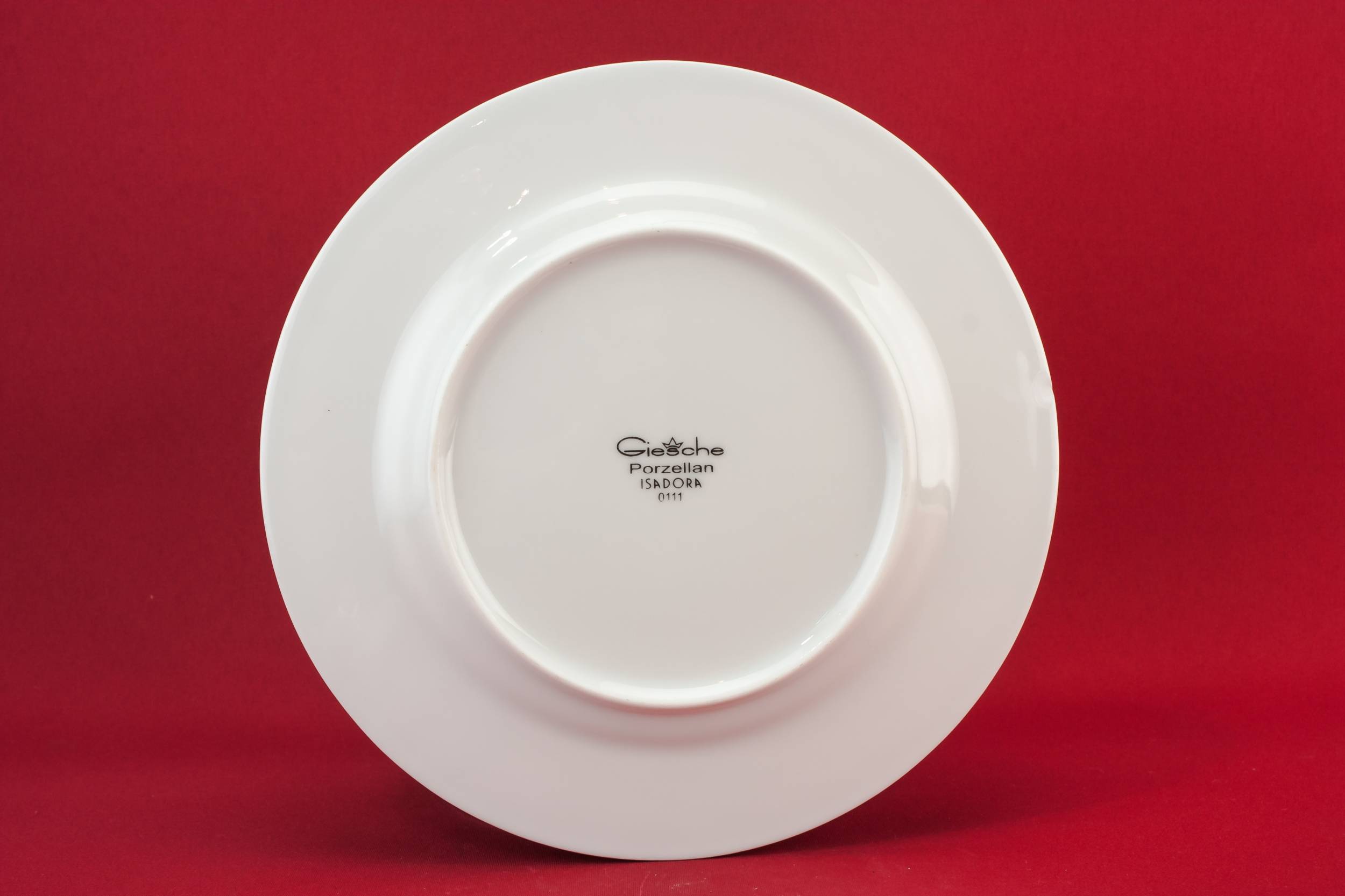 Luxurious Vintage Isadora — 8 medium porcelain plates 2