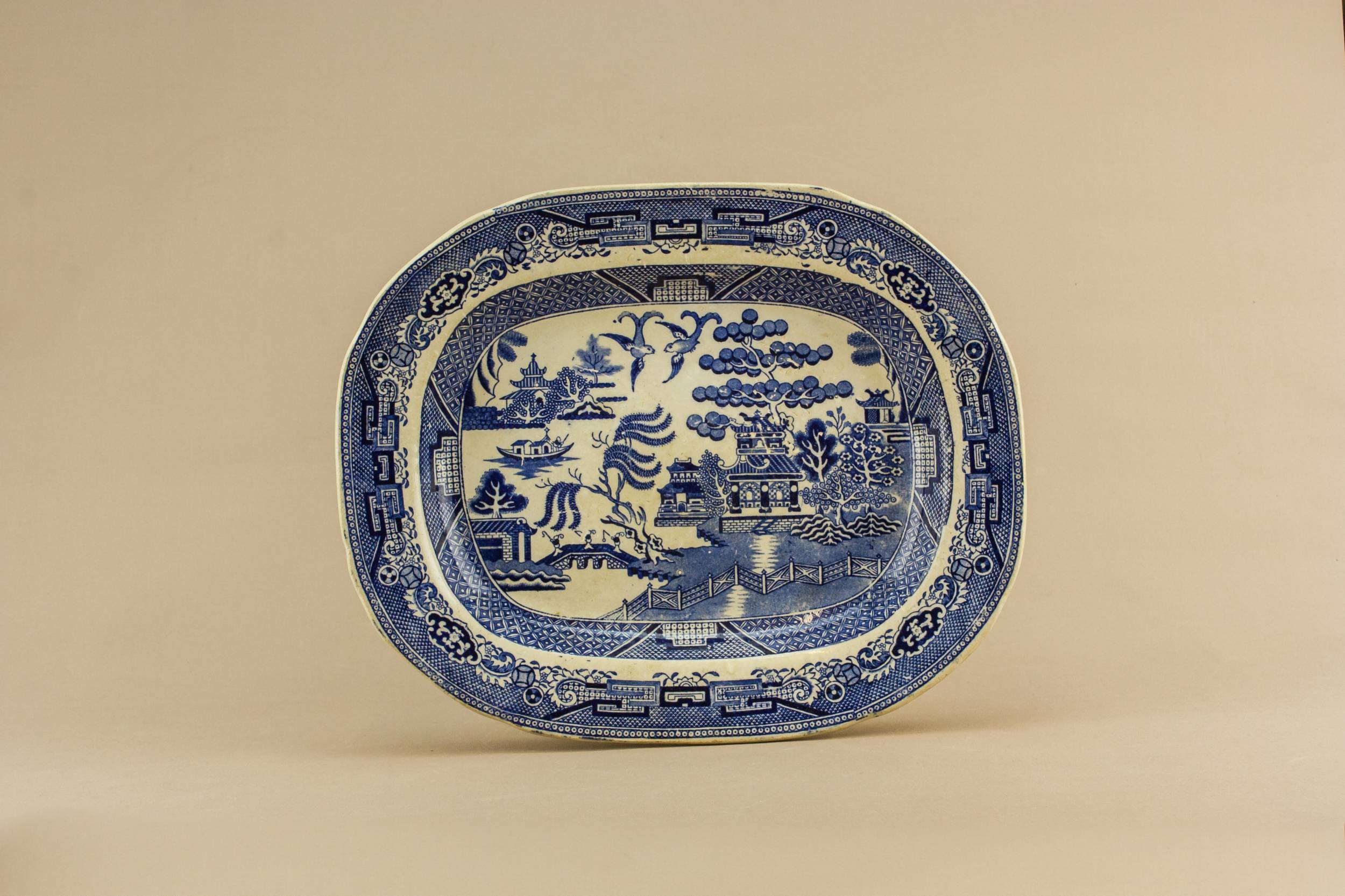 Opulent Medium Willow — Blue and white platter